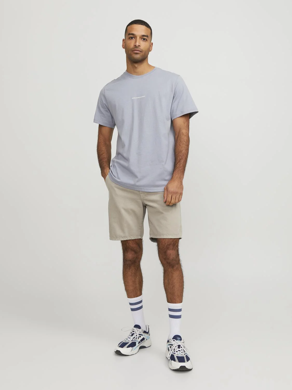 Jack & Jones - RDDLOOSE JOEL SHORTS... Jack & Jones - RDDLOOSE JOEL SHORTS...