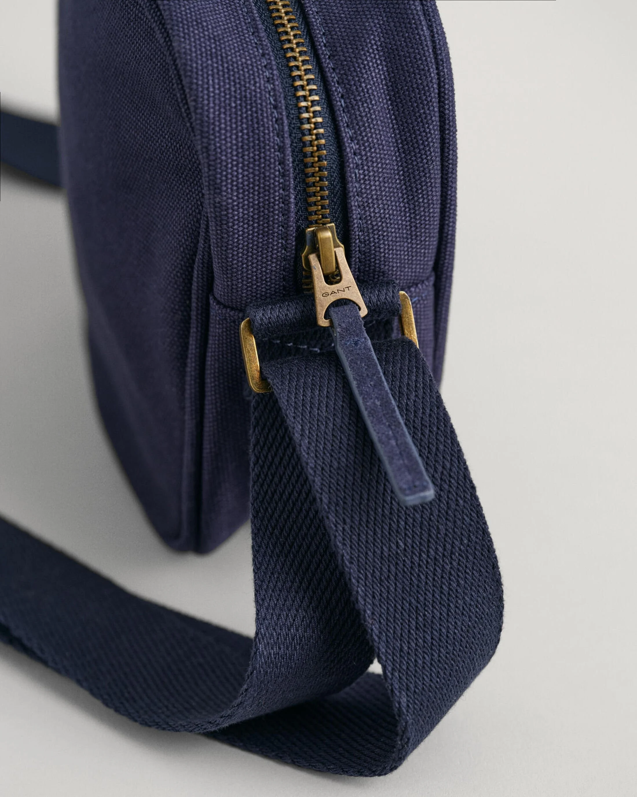 Gant - COLOR SHIELD SHOULDER BAG Gant - COLOR SHIELD SHOULDER BAG