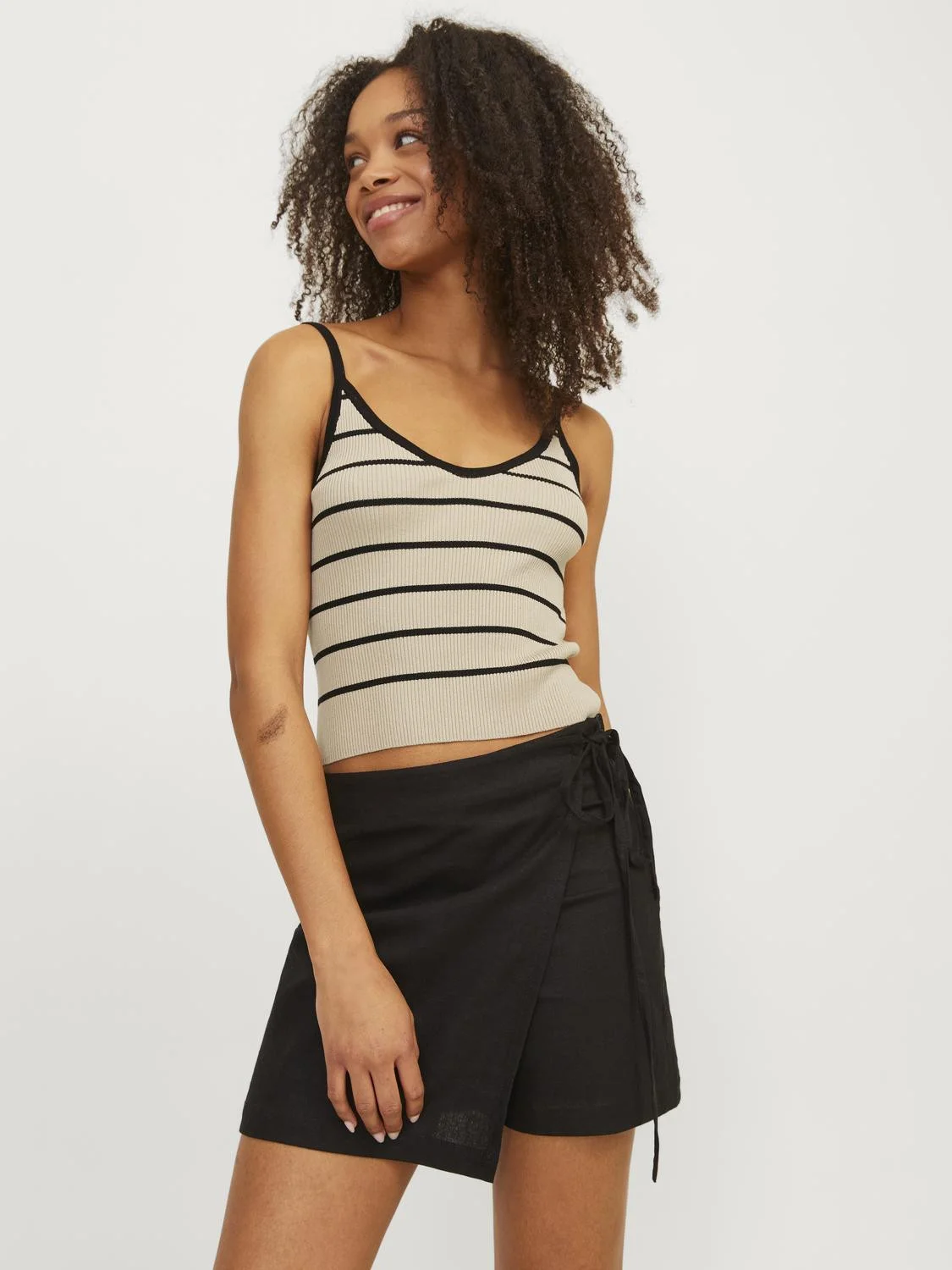 JJXX - JXESTHER TIGHT SHORT STRIPE... JJXX - JXESTHER TIGHT SHORT STRIPE...