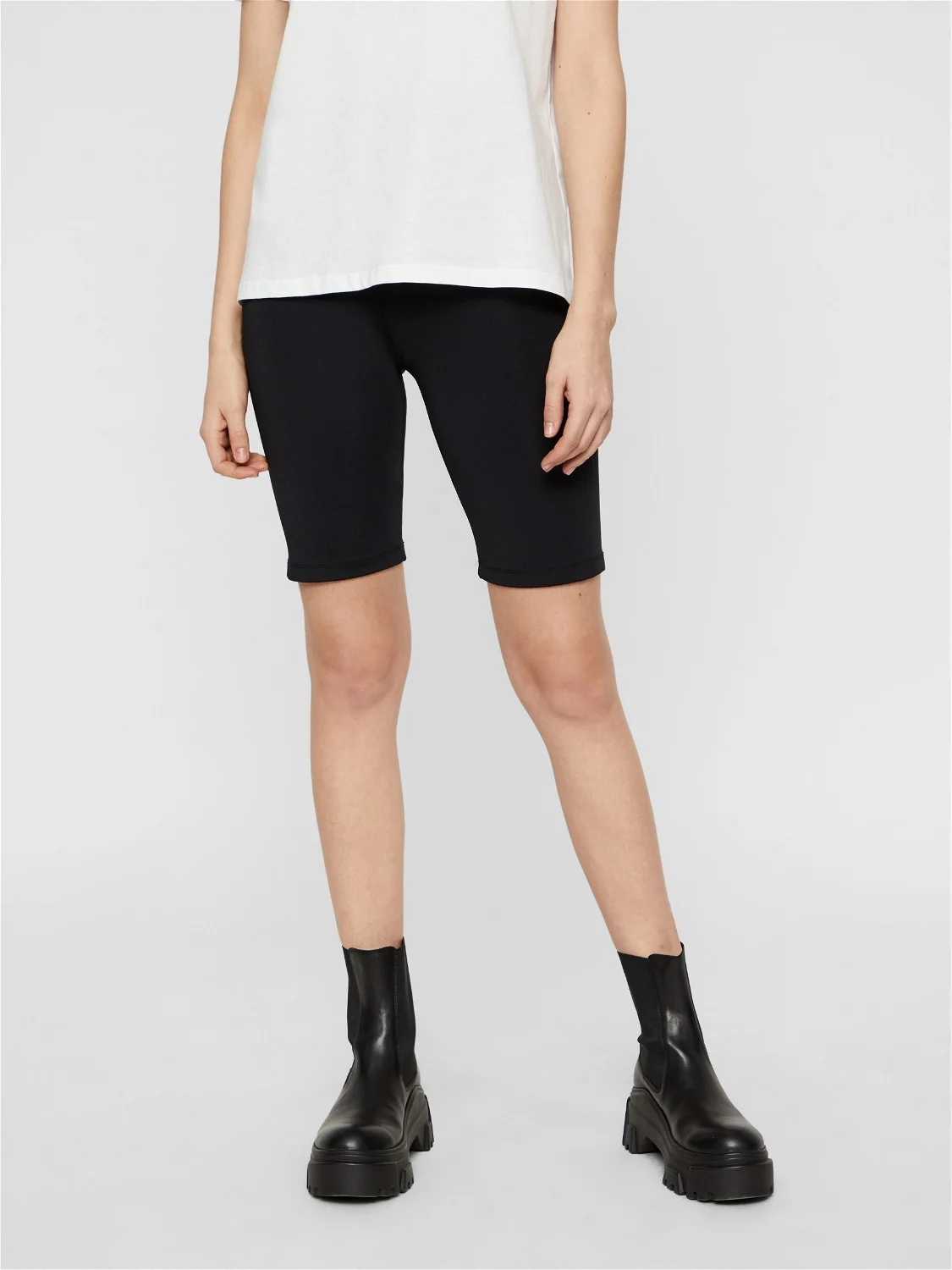 Pieces - PCMIVA HW BIKE SHORTS D2D JIT Pieces - PCMIVA HW BIKE SHORTS D2D JIT
