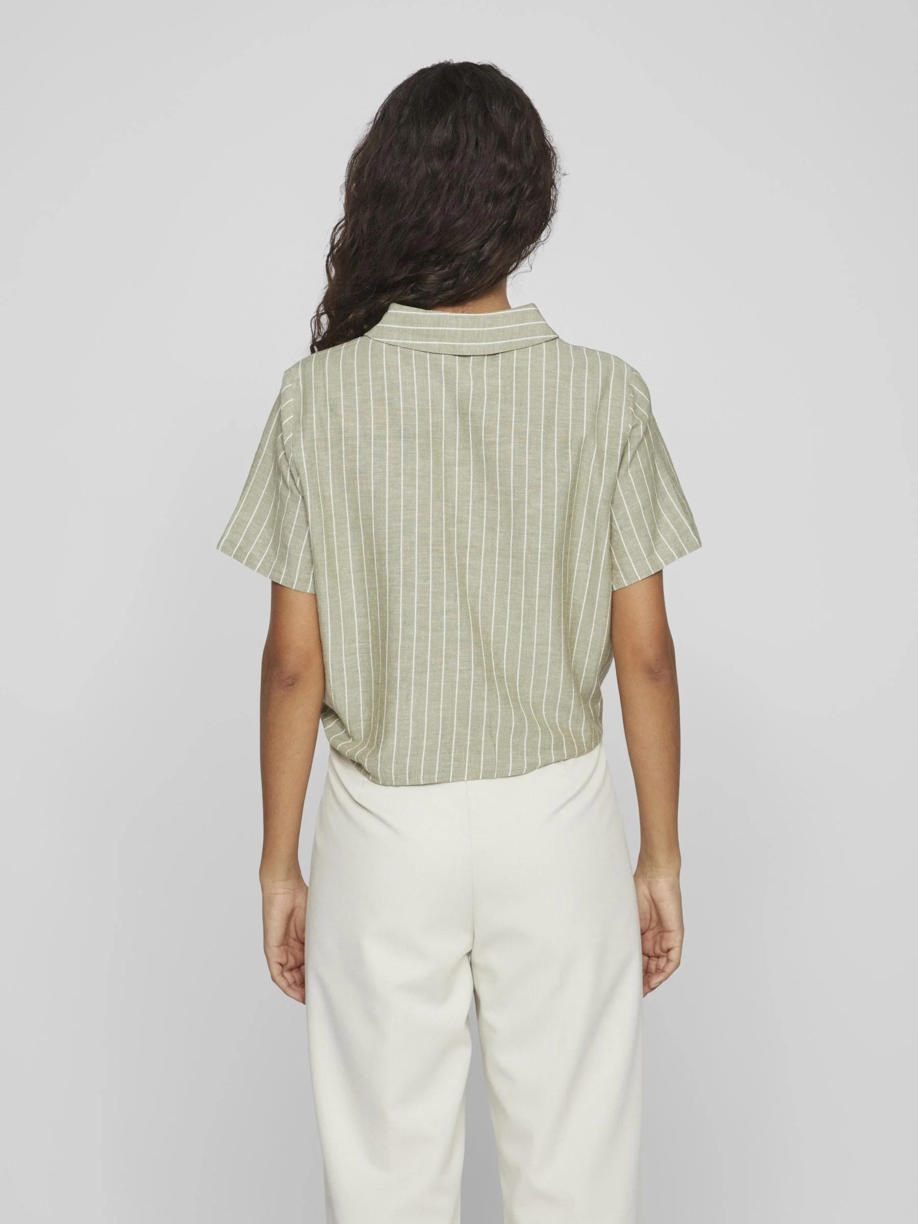 VILA - VIPRISILLA STRIPED S/S KNOT SHIRT VILA - VIPRISILLA STRIPED S/S KNOT SHIRT