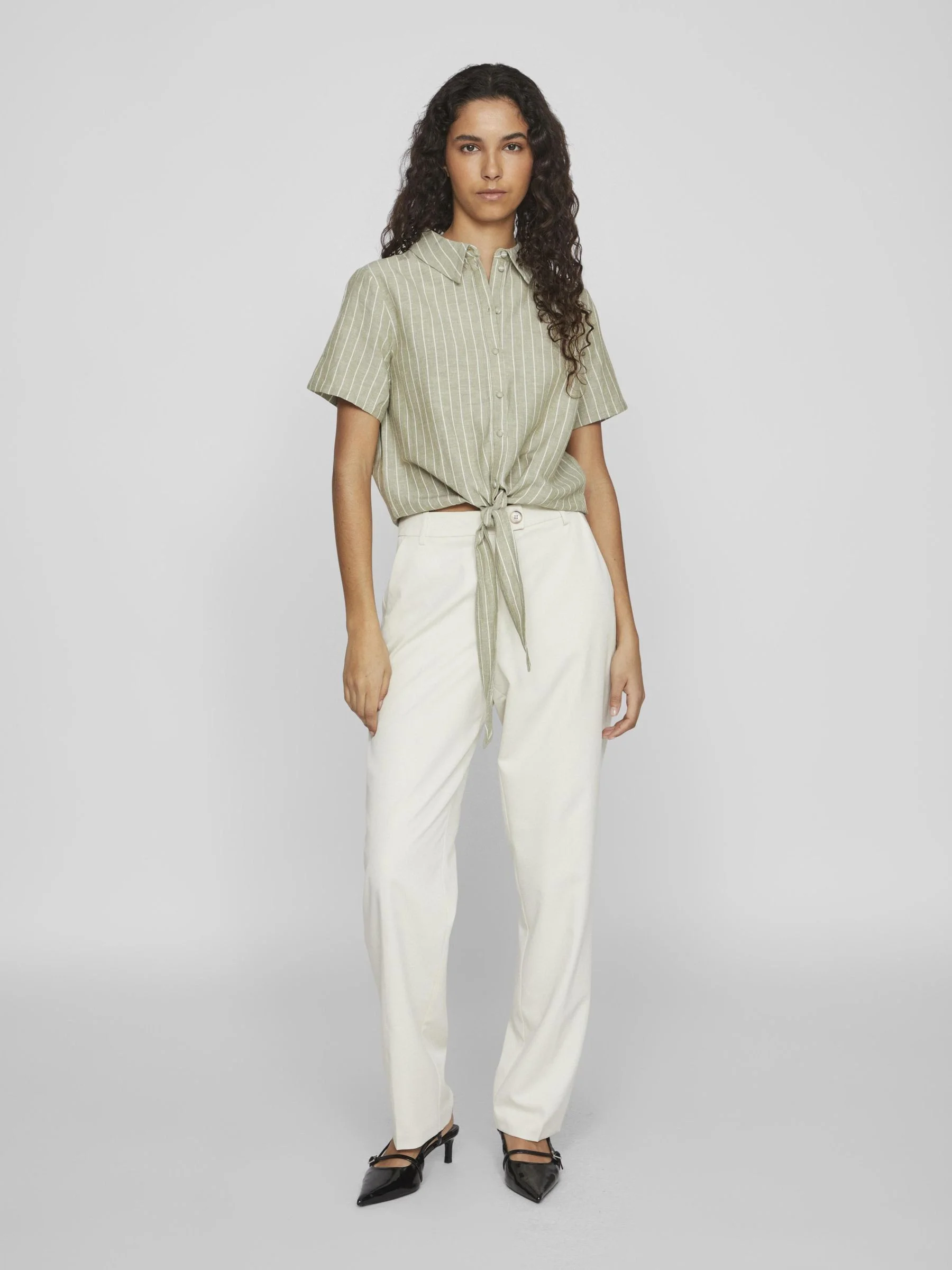 VILA - VIPRISILLA STRIPED S/S KNOT SHIRT VILA - VIPRISILLA STRIPED S/S KNOT SHIRT