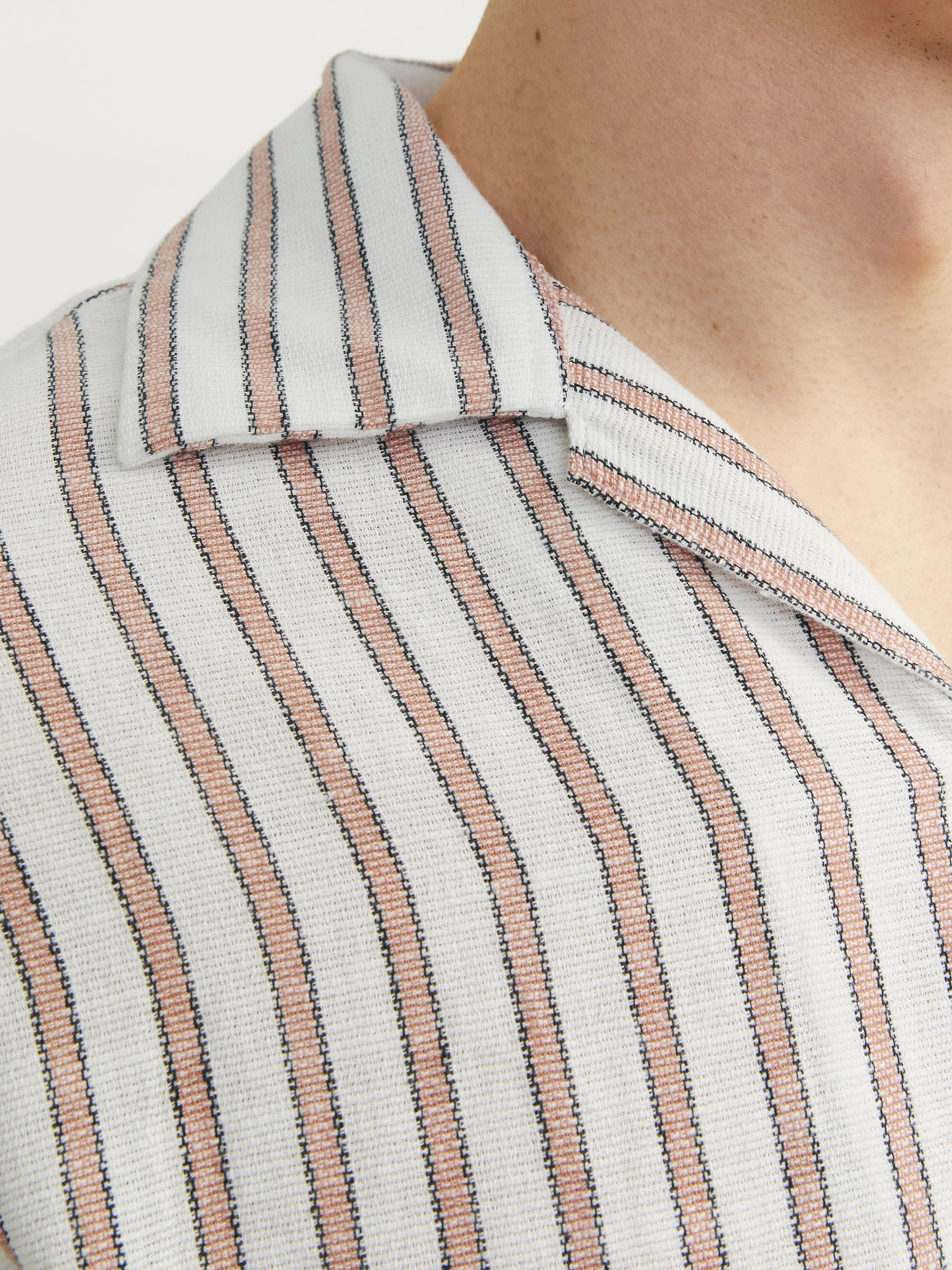 Jack & Jones - JORNOTO STRIPE RESORT... Jack & Jones - JORNOTO STRIPE RESORT...