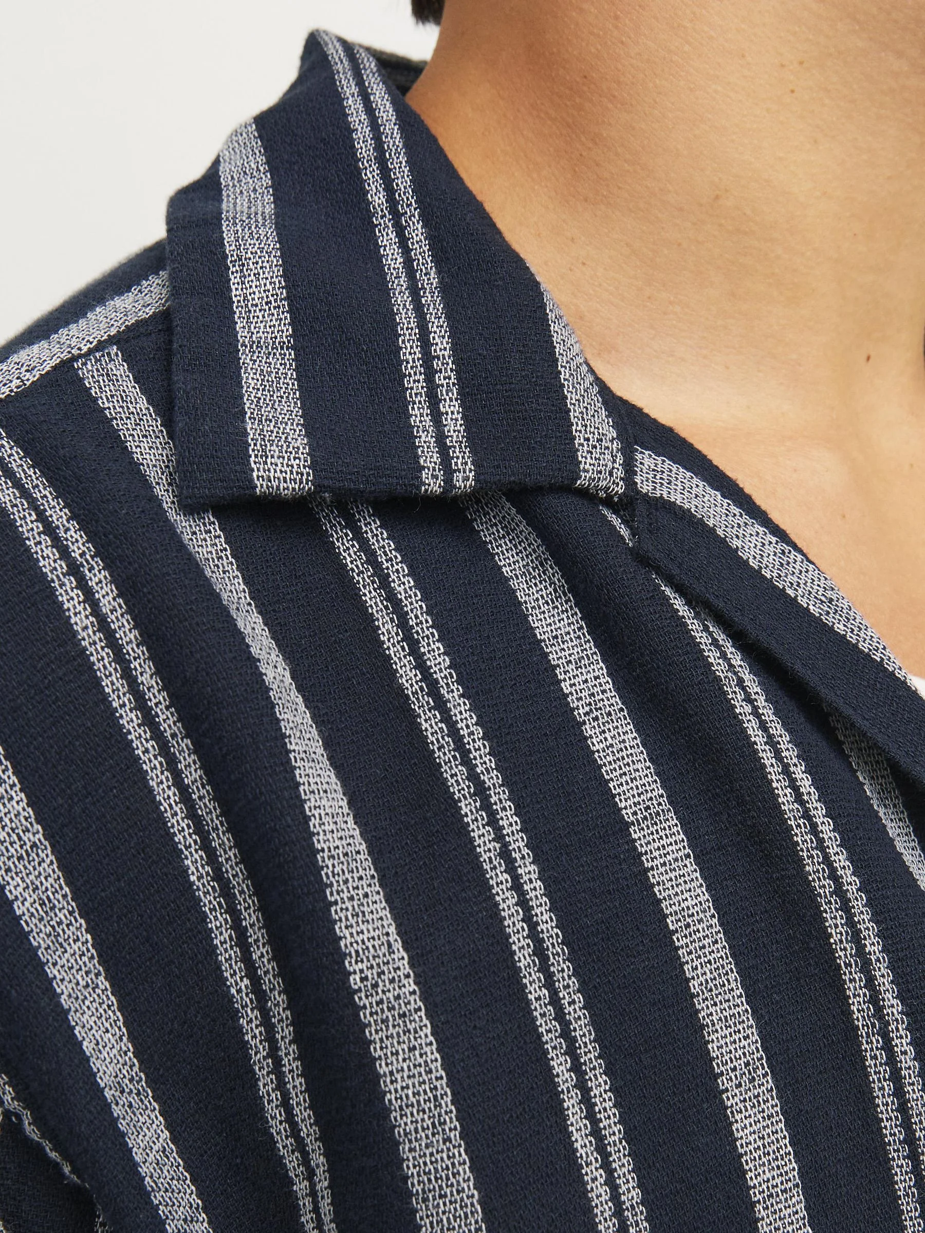 Jack & Jones - JORNOTO STRIPE RESORT... Jack & Jones - JORNOTO STRIPE RESORT...