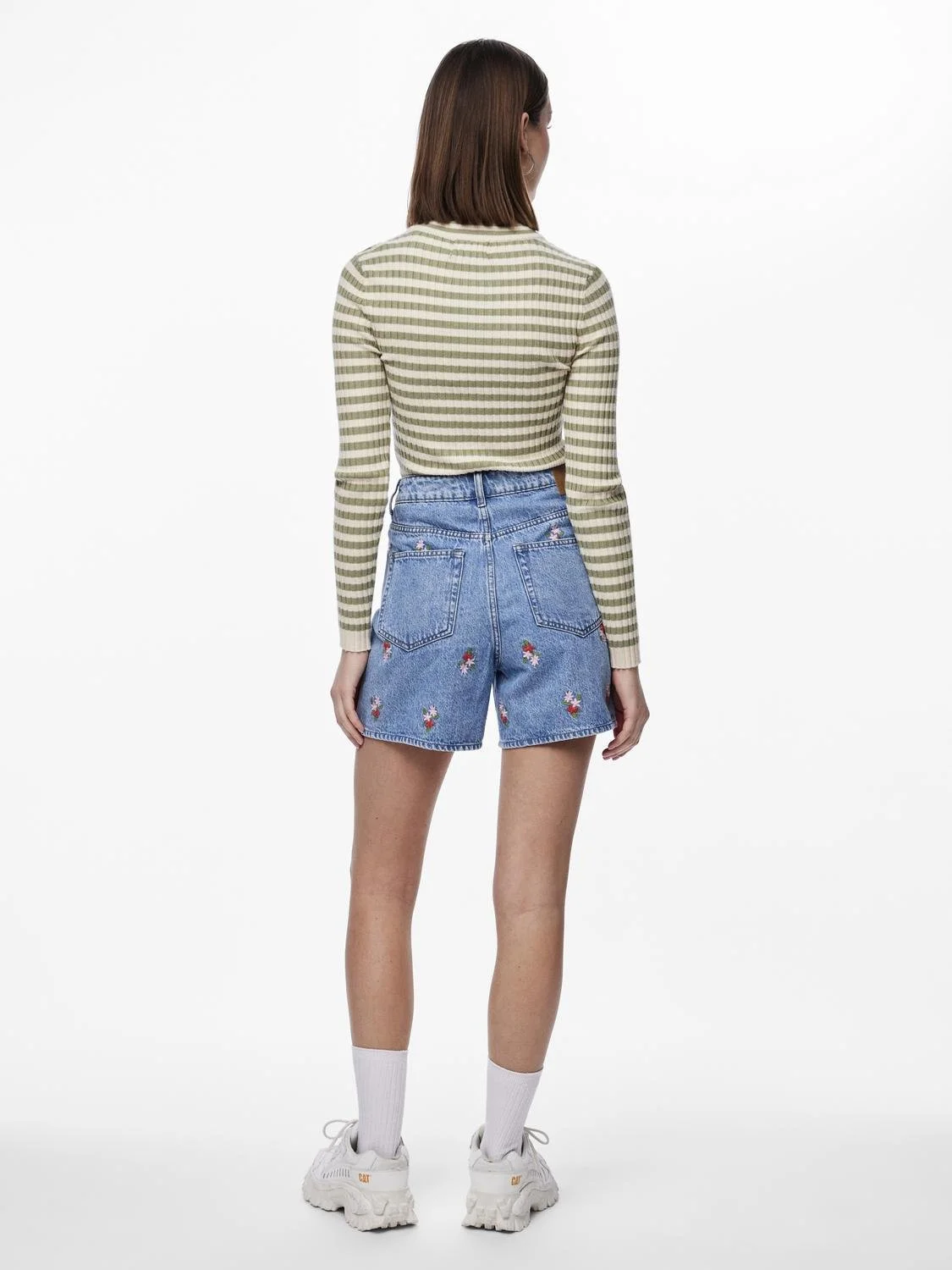Pieces - PCSKY HW EMBROIDERY SHORTS Pieces - PCSKY HW EMBROIDERY SHORTS