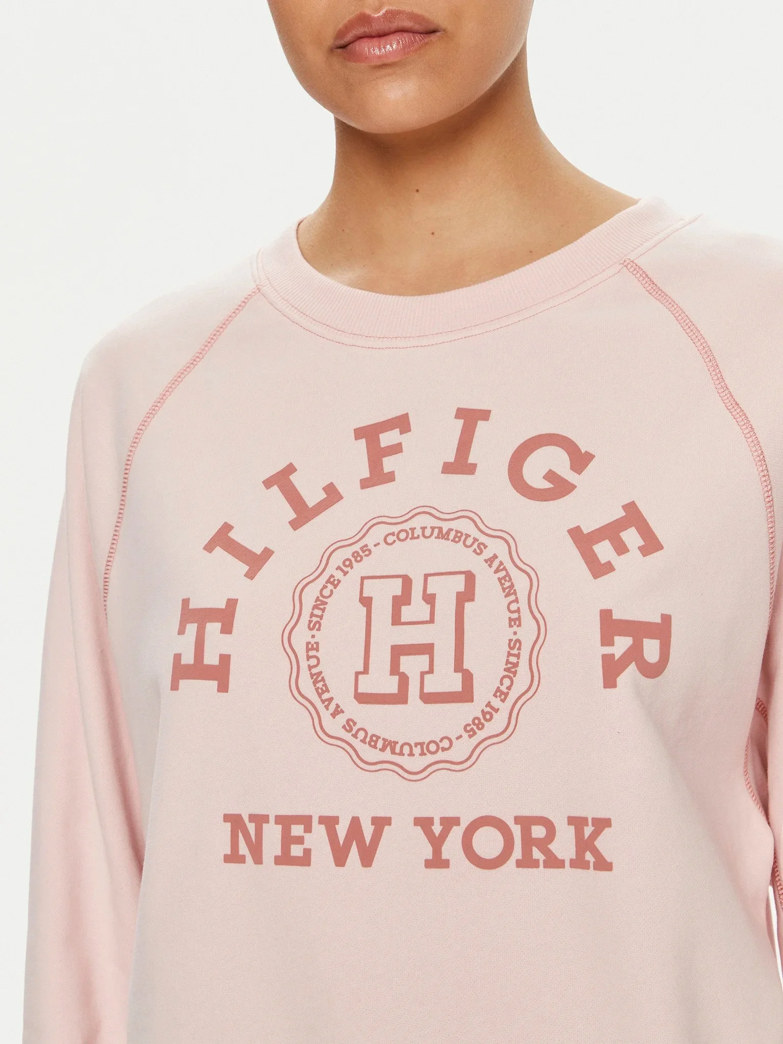 Tommy Hilfiger - REG VARSITY RAGLAN... Tommy Hilfiger - REG VARSITY RAGLAN...