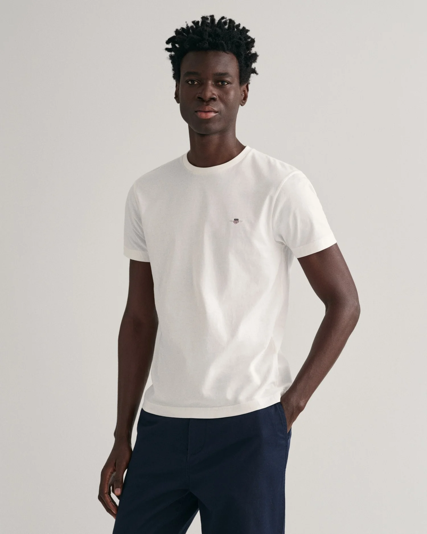 Gant - SLIM SHIELD SS T-SHIRT Gant - SLIM SHIELD SS T-SHIRT
