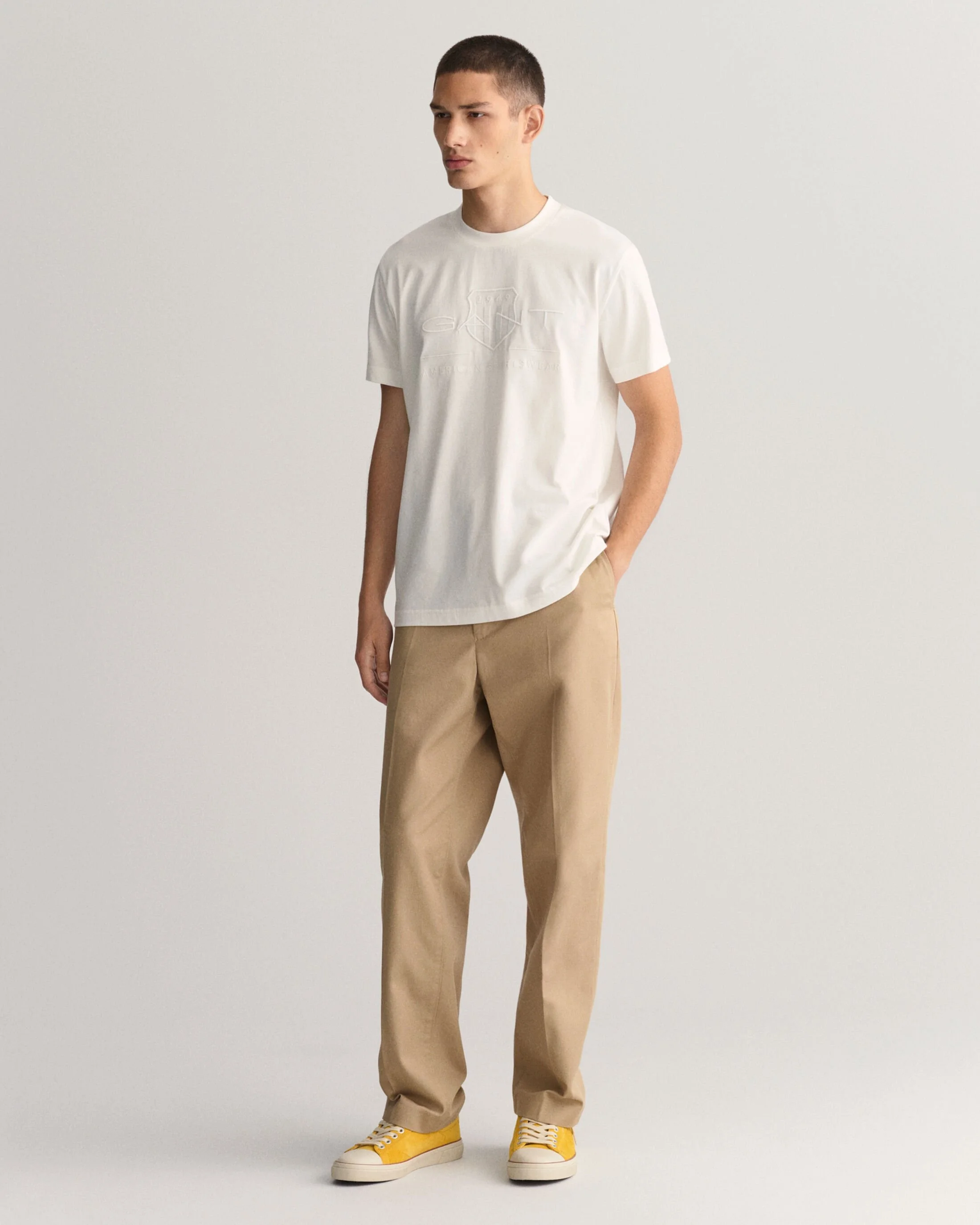 Gant - D1. TONAL ARCHIVE SHIELD T-SHIRT Gant - D1. TONAL ARCHIVE SHIELD T-SHIRT