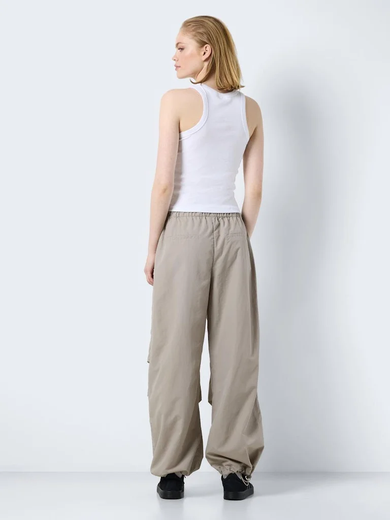 Noisy May - NMDIDI LW PANTS W. STRINGS Noisy May - NMDIDI LW PANTS W. STRINGS