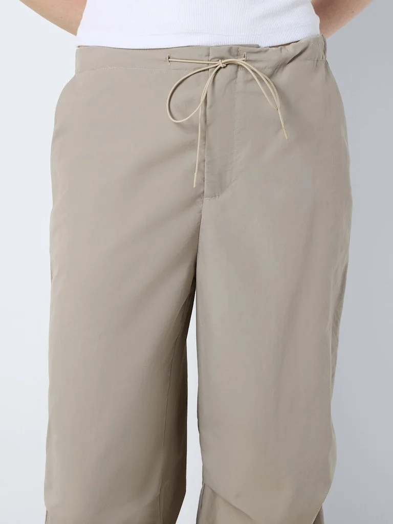Noisy May - NMDIDI LW PANTS W. STRINGS Noisy May - NMDIDI LW PANTS W. STRINGS