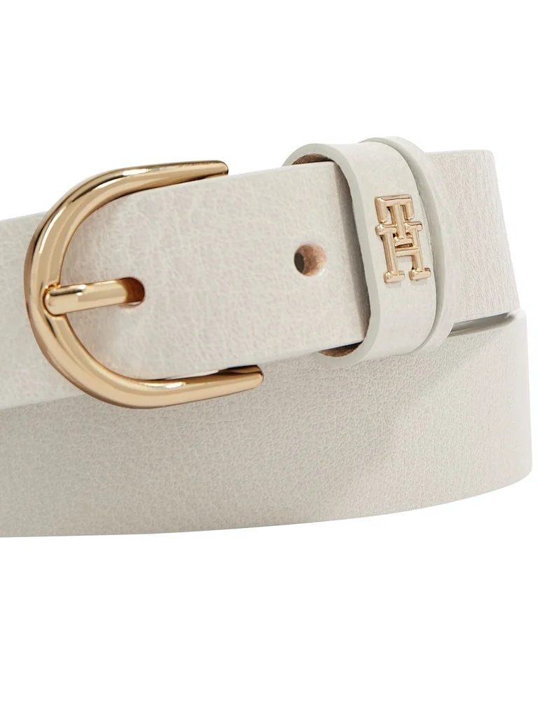 Tommy Hilfiger - ESSENTIAL EFFORTLESS... Tommy Hilfiger - ESSENTIAL EFFORTLESS...