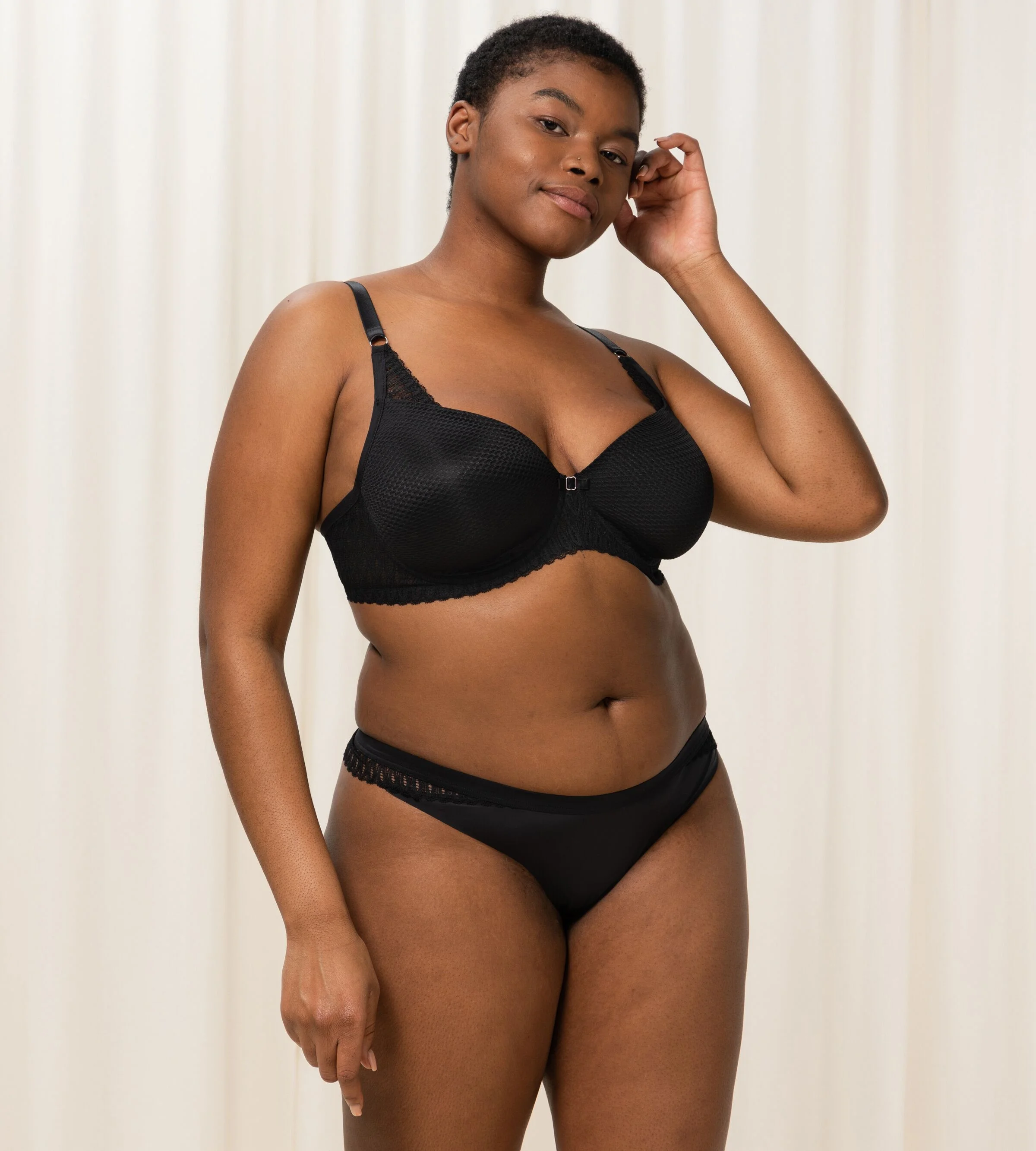 Triumph - Aura Spotlight High Leg string Triumph - Aura Spotlight High Leg string