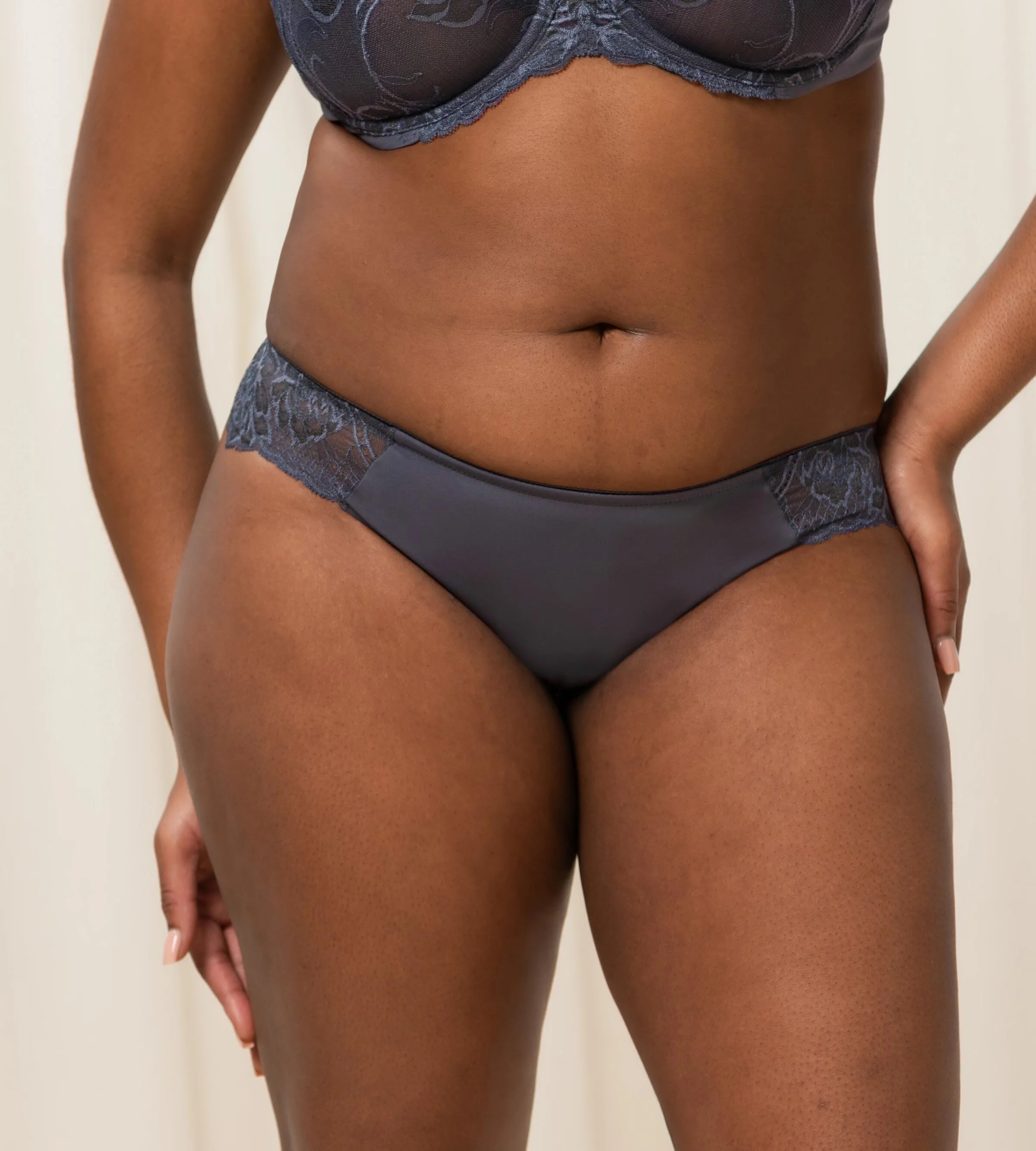 Triumph - Wild Peony Florale Brazilian Triumph - Wild Peony Florale Brazilian