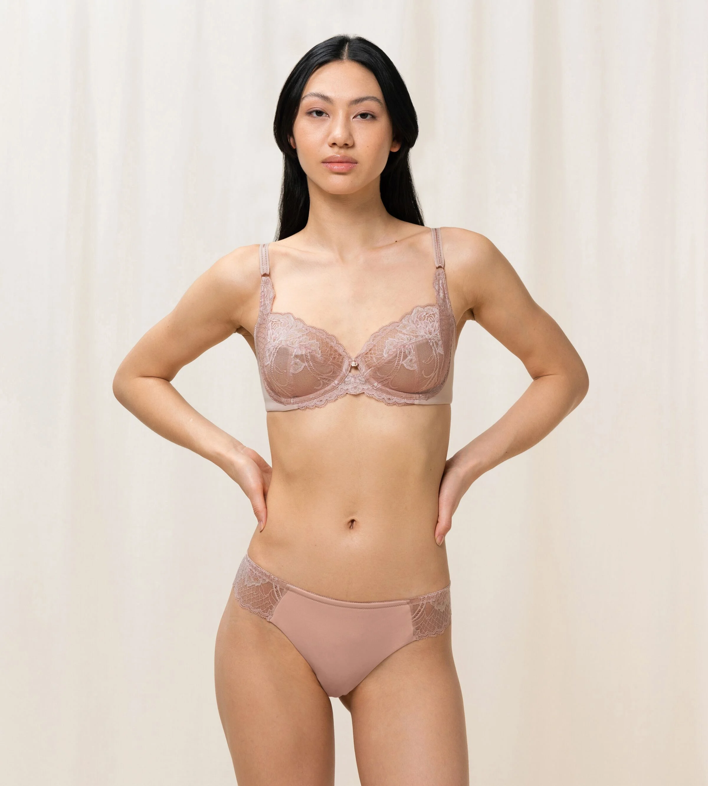 Triumph - Wild Peony Florale Brazilian Triumph - Wild Peony Florale Brazilian