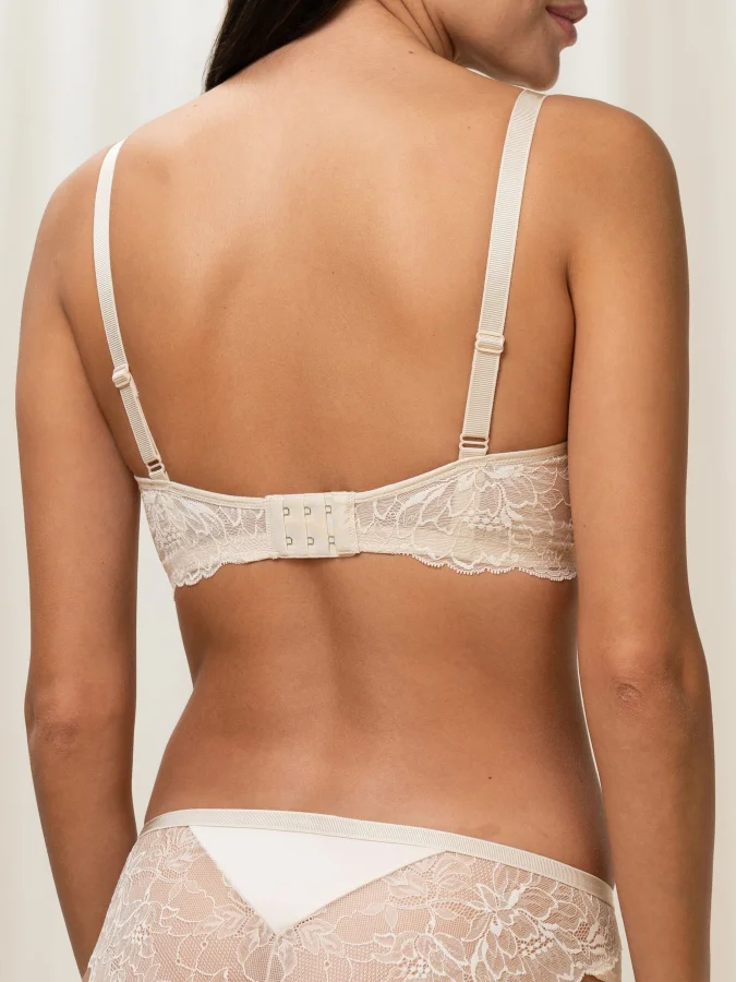 Triumph - Amourette Charm W02 2