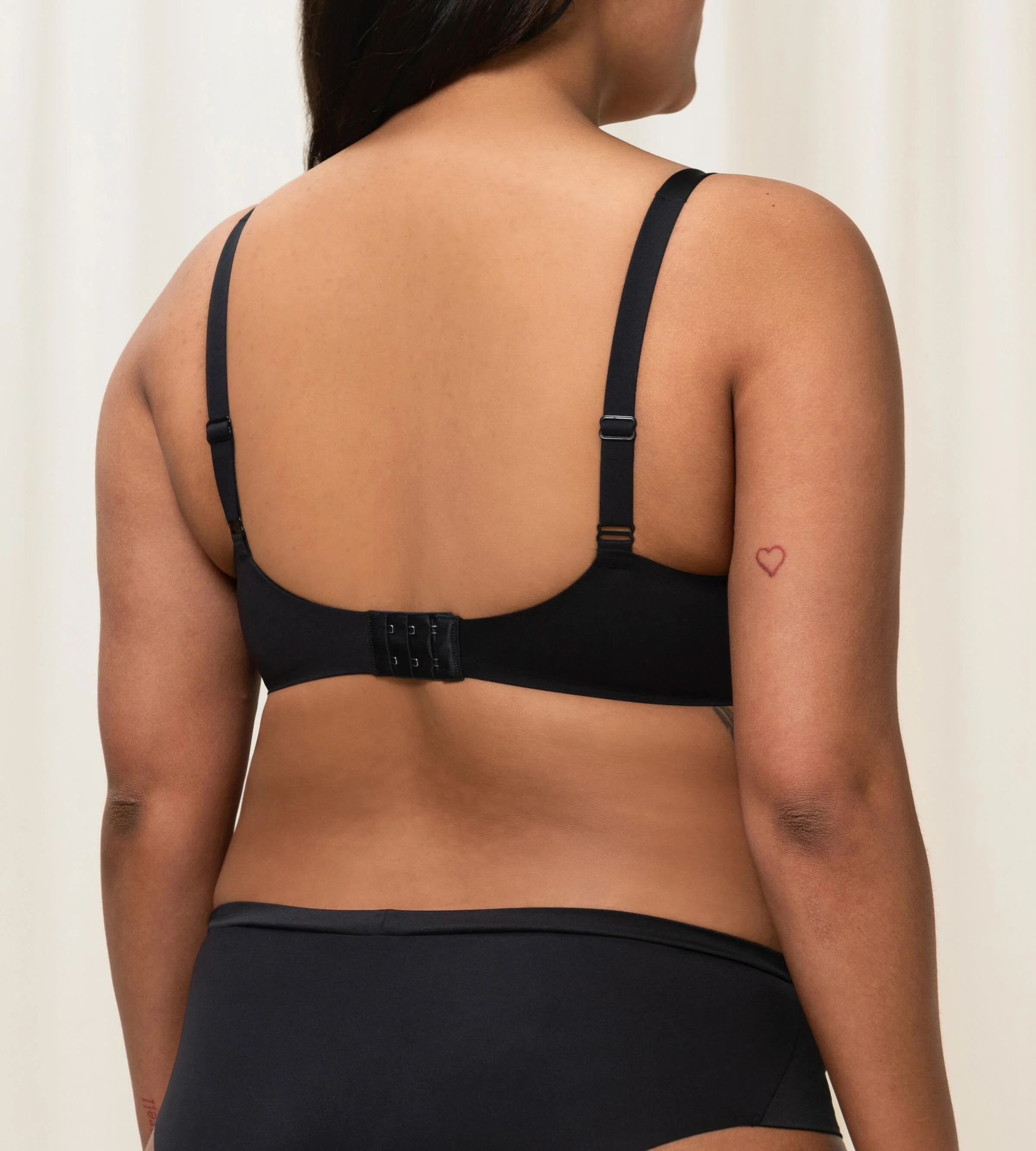 Triumph - Body Make-up Soft Touch WHP Triumph - Body Make-up Soft Touch WHP