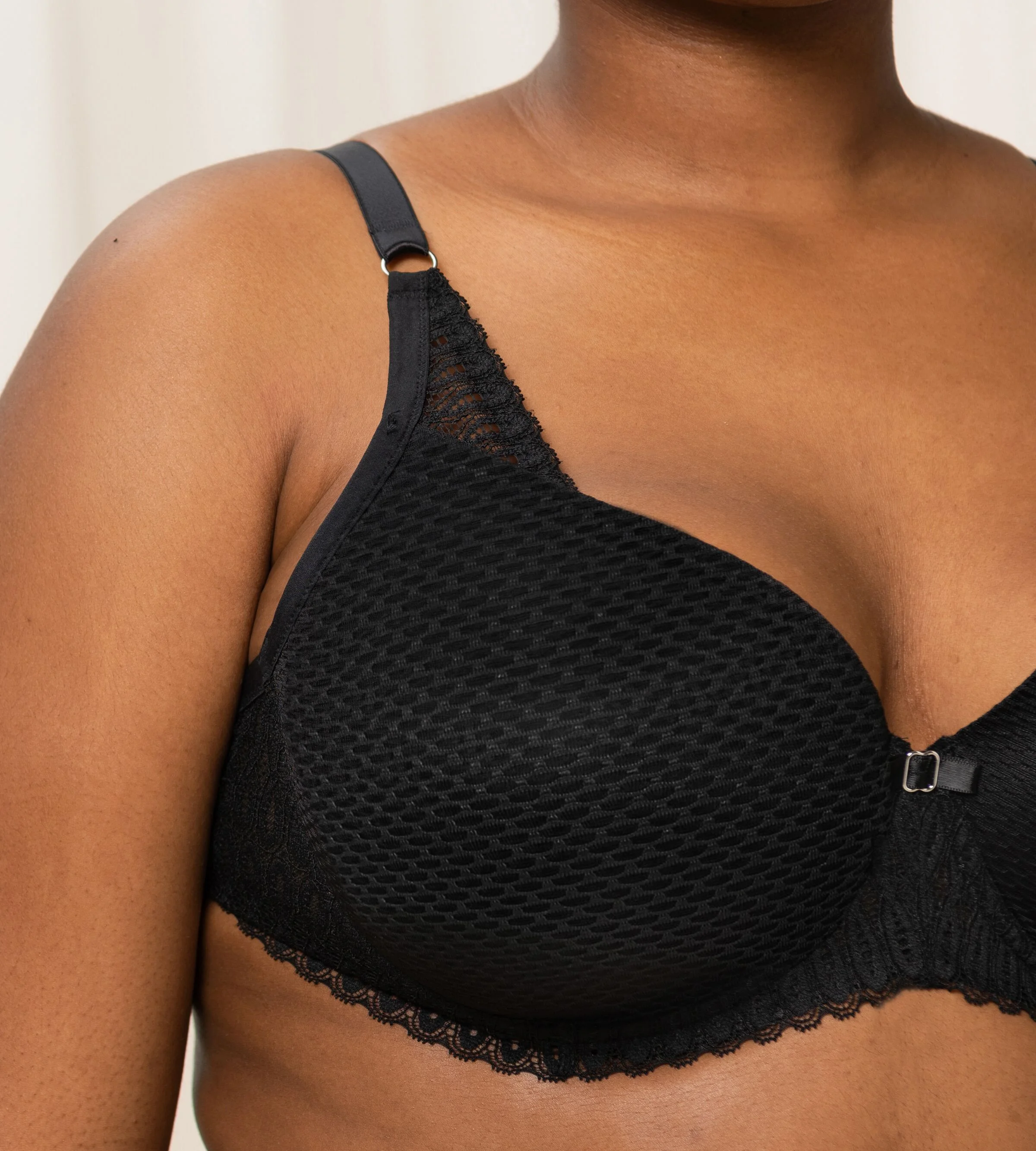 Triumph - Aura Spotlight WHP Triumph - Aura Spotlight WHP