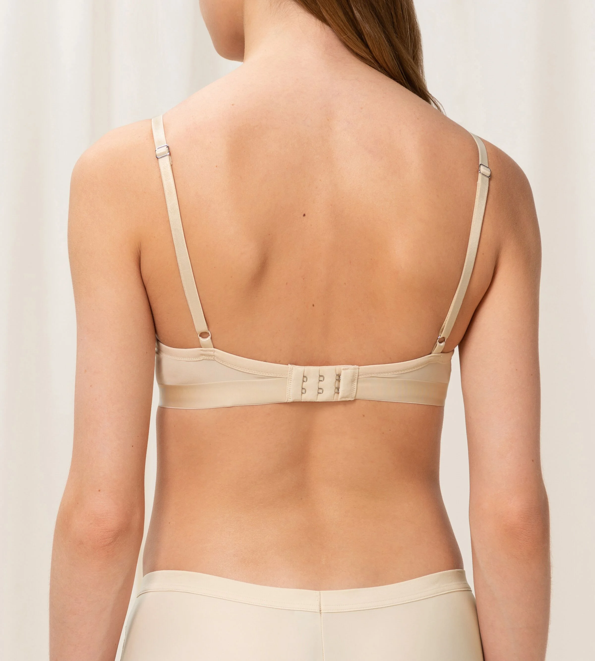 Triumph - Aura Spotlight WP Triumph - Aura Spotlight WP