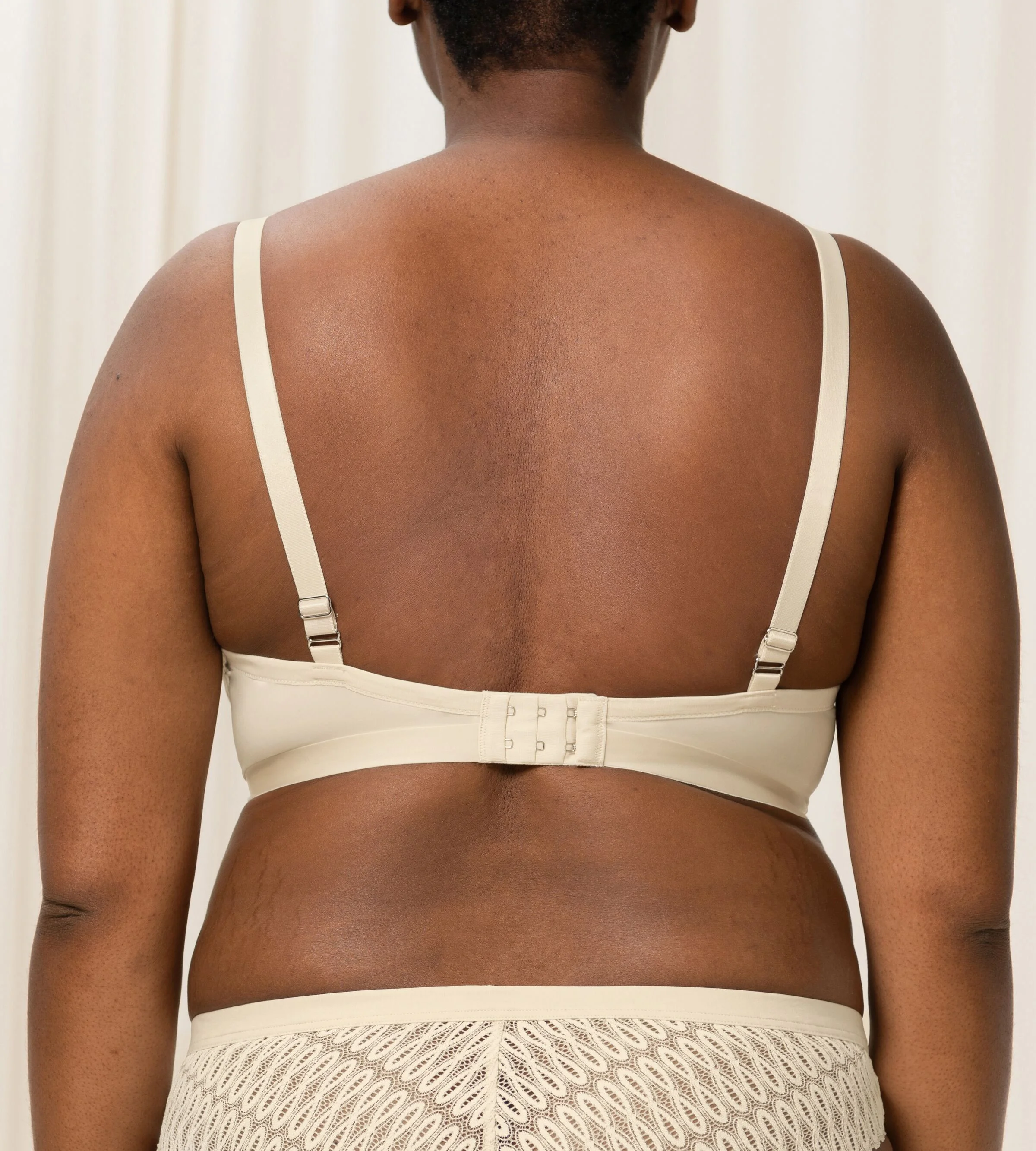 Triumph - Aura Spotlight WP Triumph - Aura Spotlight WP