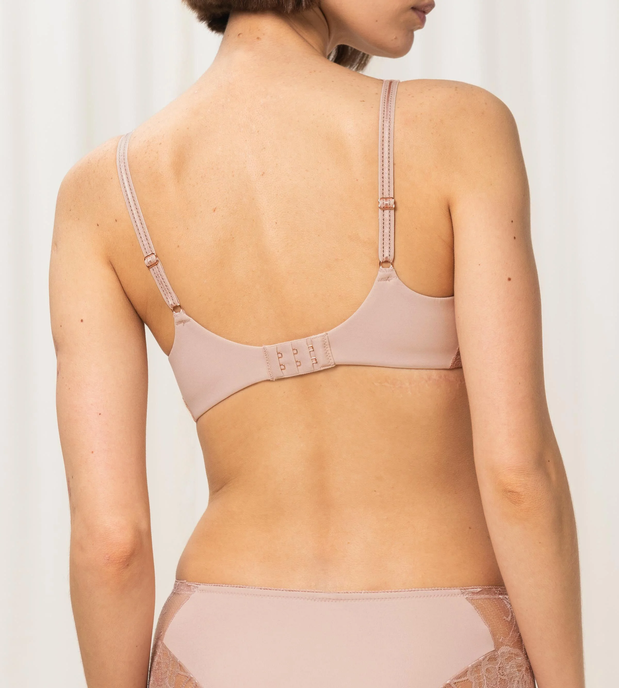 Triumph - Wild Peony Florale WP Triumph - Wild Peony Florale WP
