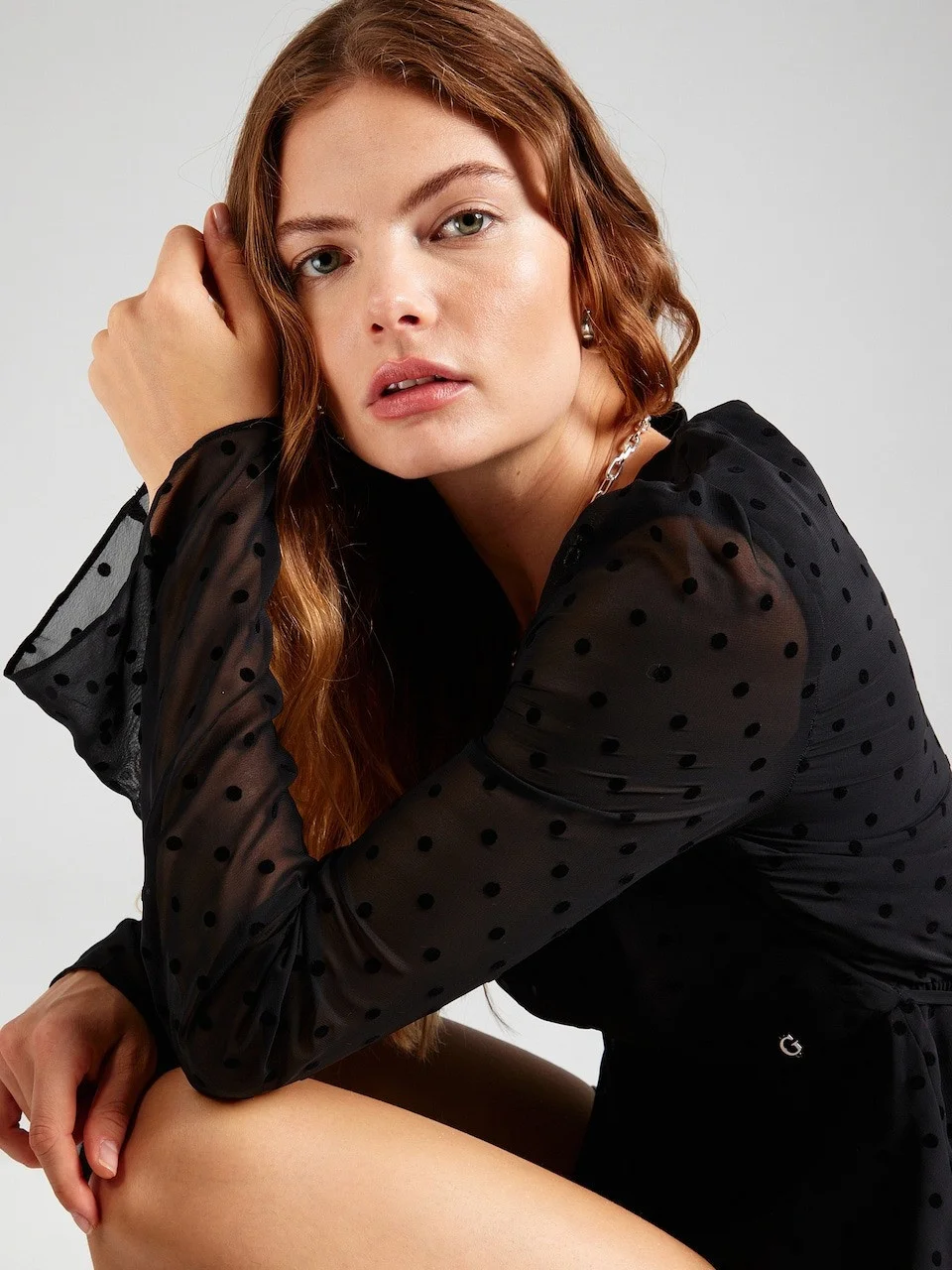 GUESS - OLYMPE FLARE SLEEVE TOP GUESS - OLYMPE FLARE SLEEVE TOP