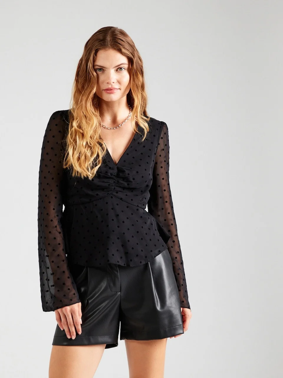 GUESS - OLYMPE FLARE SLEEVE TOP GUESS - OLYMPE FLARE SLEEVE TOP