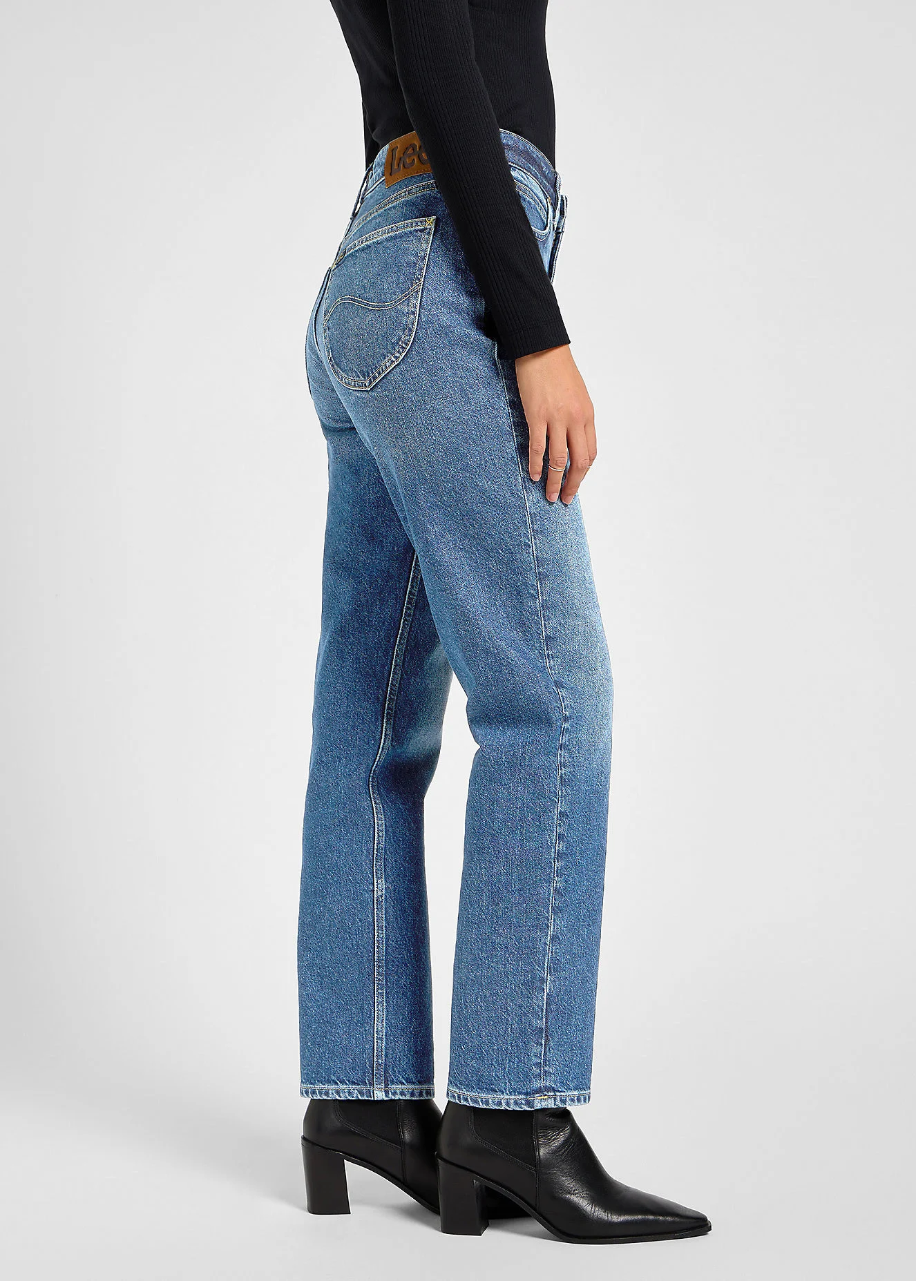 Lee - CAROL Lee - CAROL