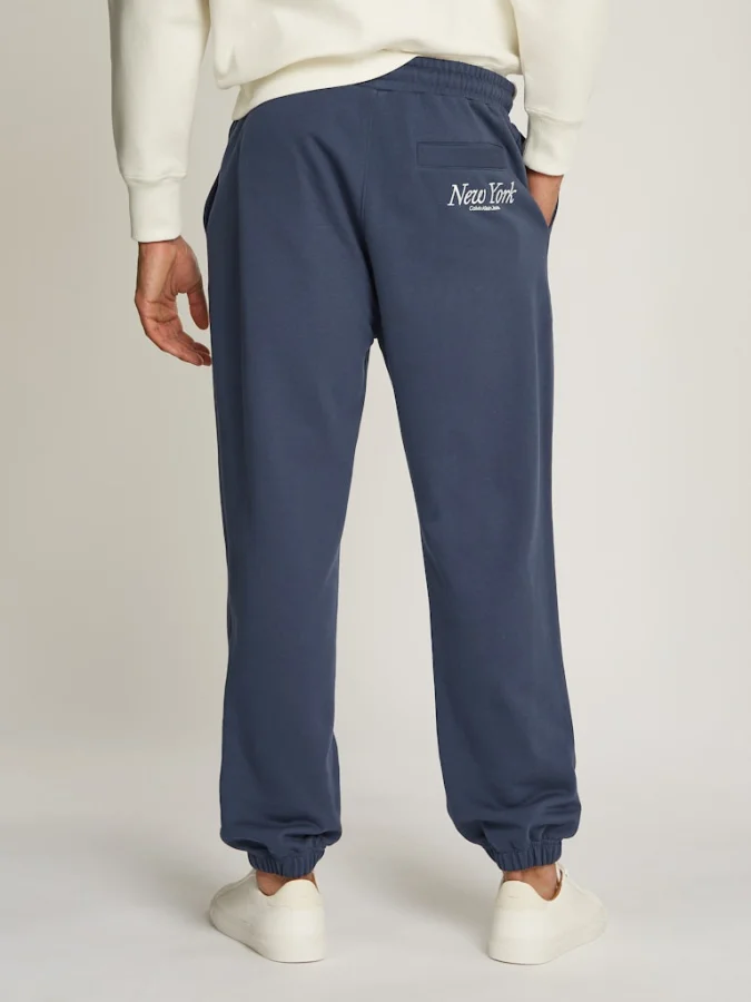 CALVIN KLEIN JEANS - NEW... 2