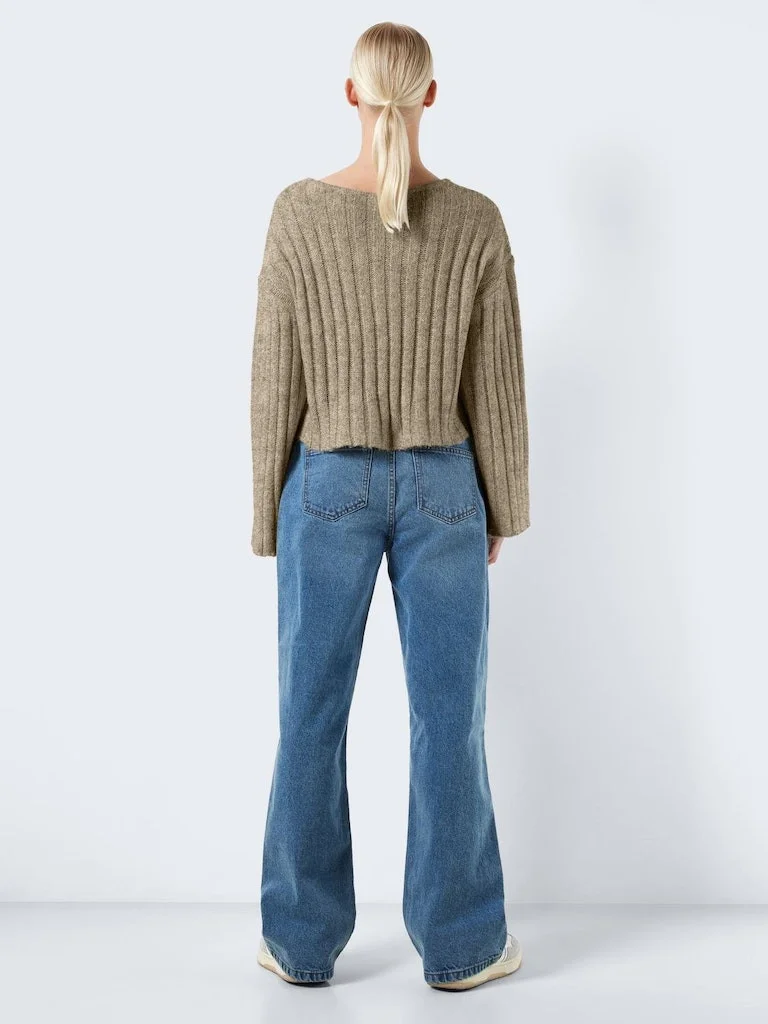 Noisy May - NMNINA L/S V-NECK CROP... Noisy May - NMNINA L/S V-NECK CROP...