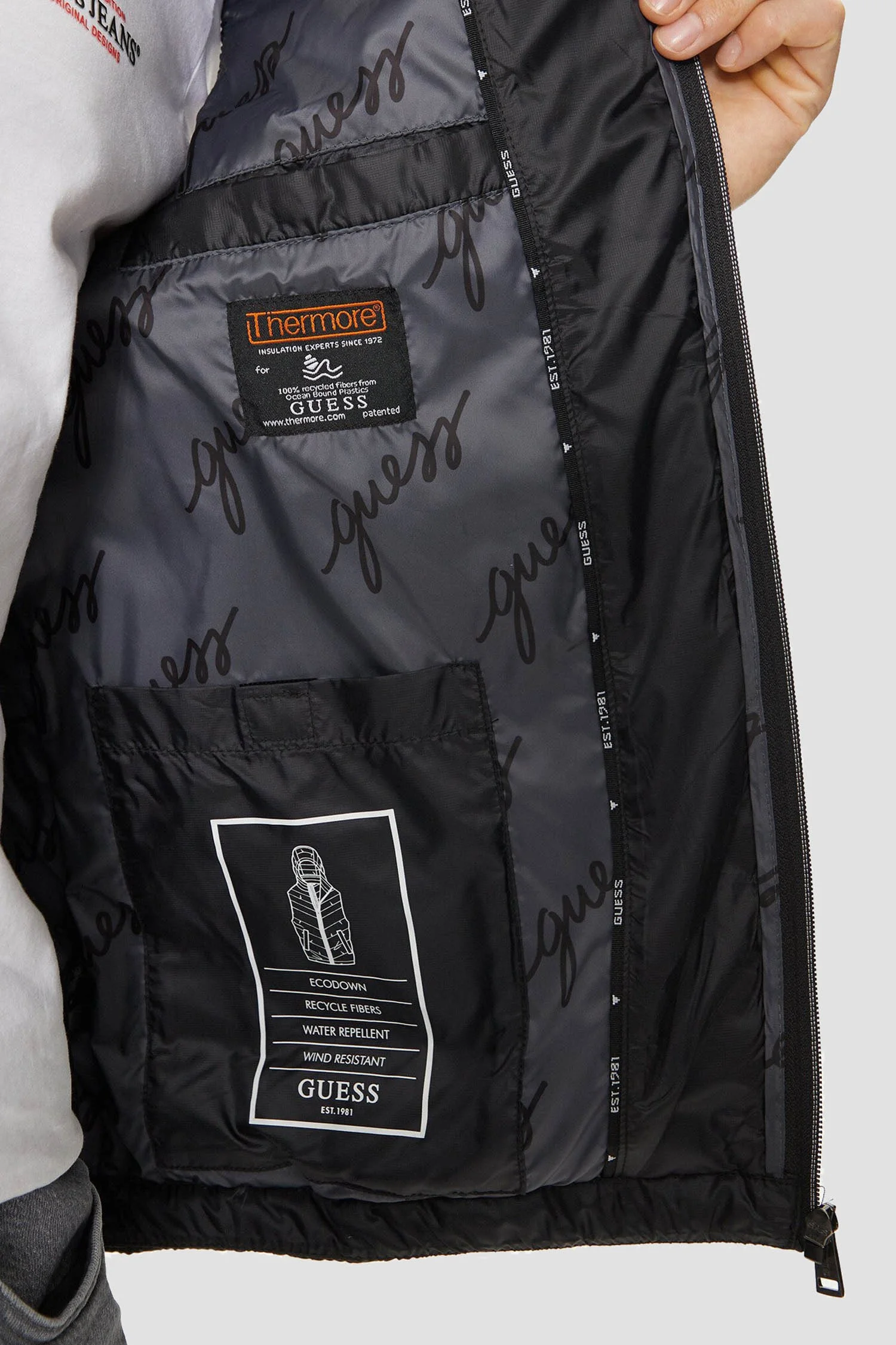 GUESS - SUPER LIGHT PUFFA VEST GUESS - SUPER LIGHT PUFFA VEST
