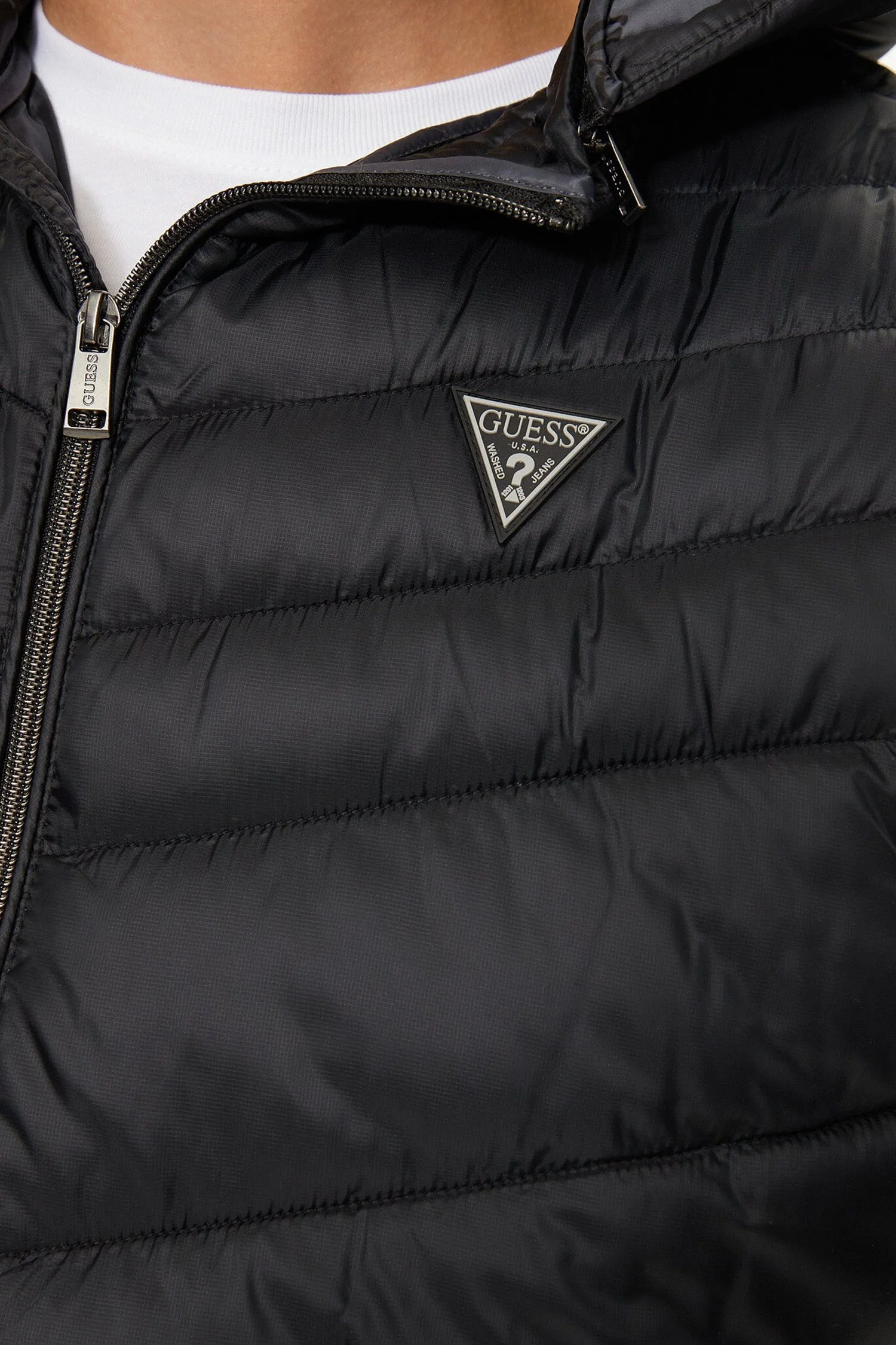 GUESS - SUPER LIGHT PUFFA VEST GUESS - SUPER LIGHT PUFFA VEST