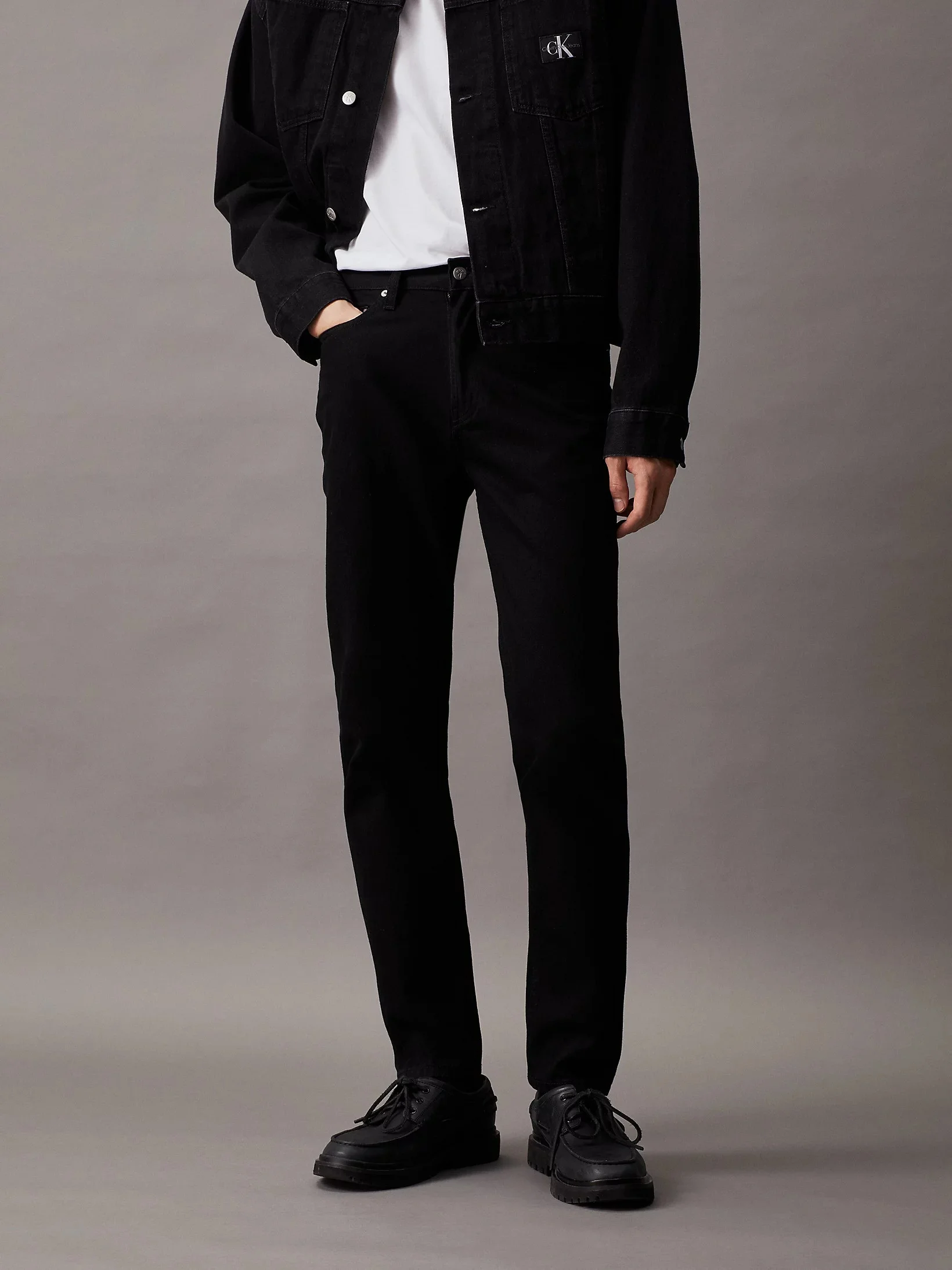 CALVIN KLEIN JEANS -...