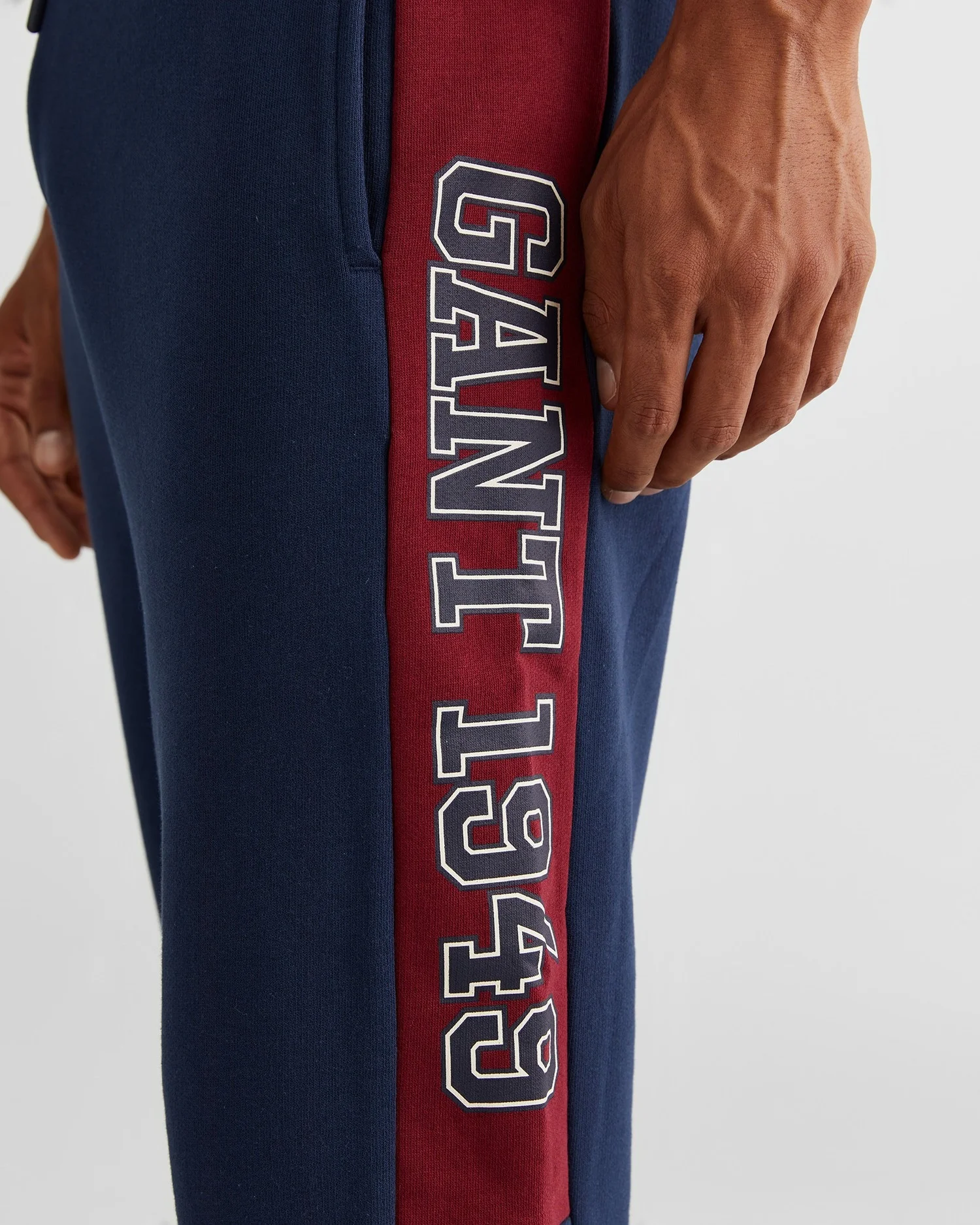 Gant - COLOR BLOCKED SWEATPANTS Gant - COLOR BLOCKED SWEATPANTS