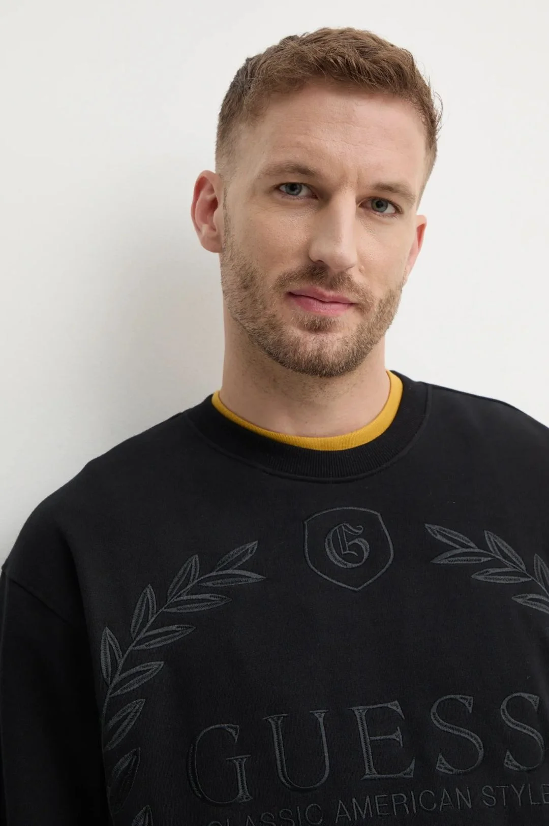 GUESS - ROY FLEECE GUESS CREST SWTSHRT GUESS - ROY FLEECE GUESS CREST SWTSHRT