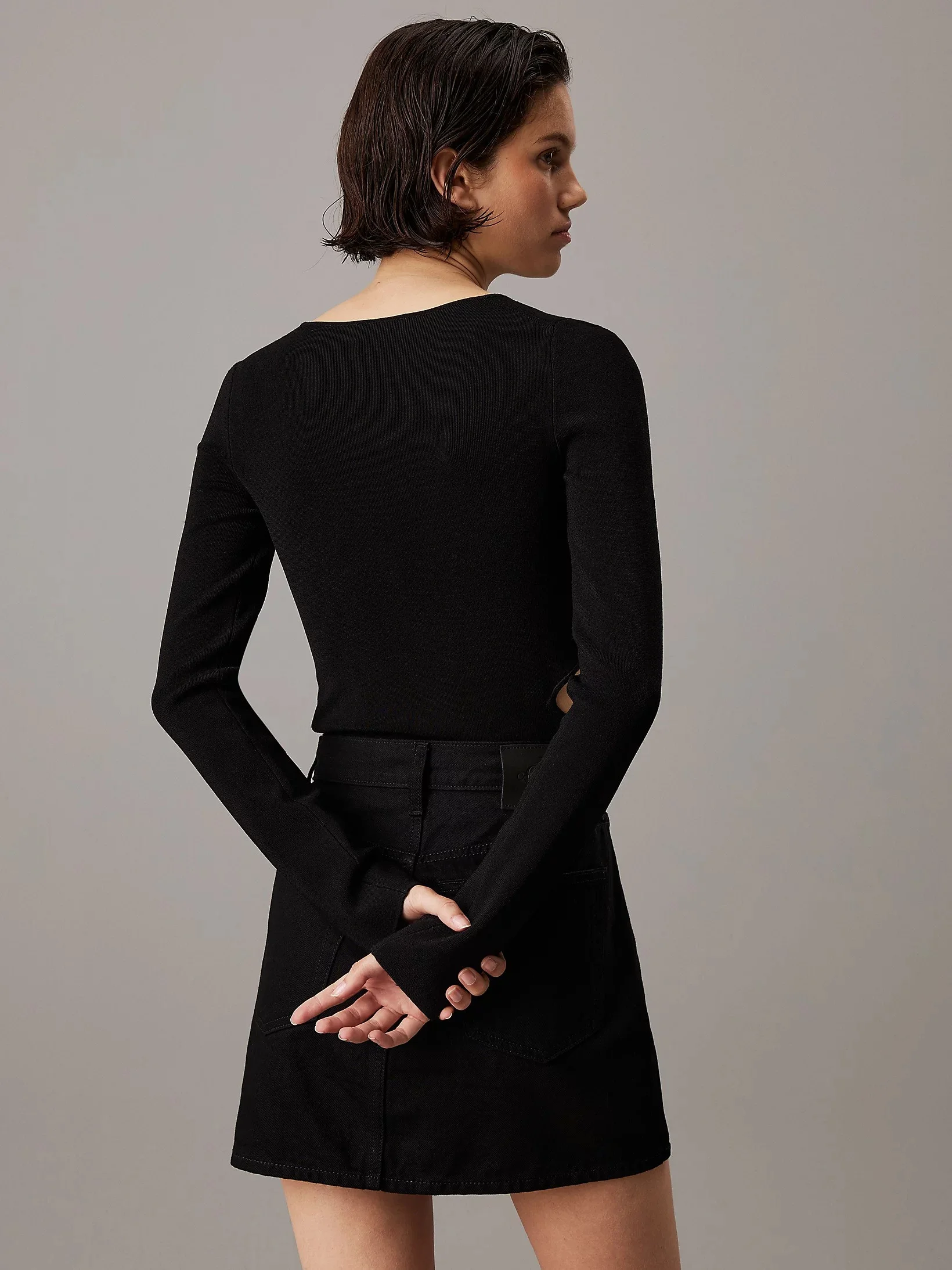 CALVIN KLEIN JEANS - CUT OUT DETAIL... CALVIN KLEIN JEANS - CUT OUT DETAIL...