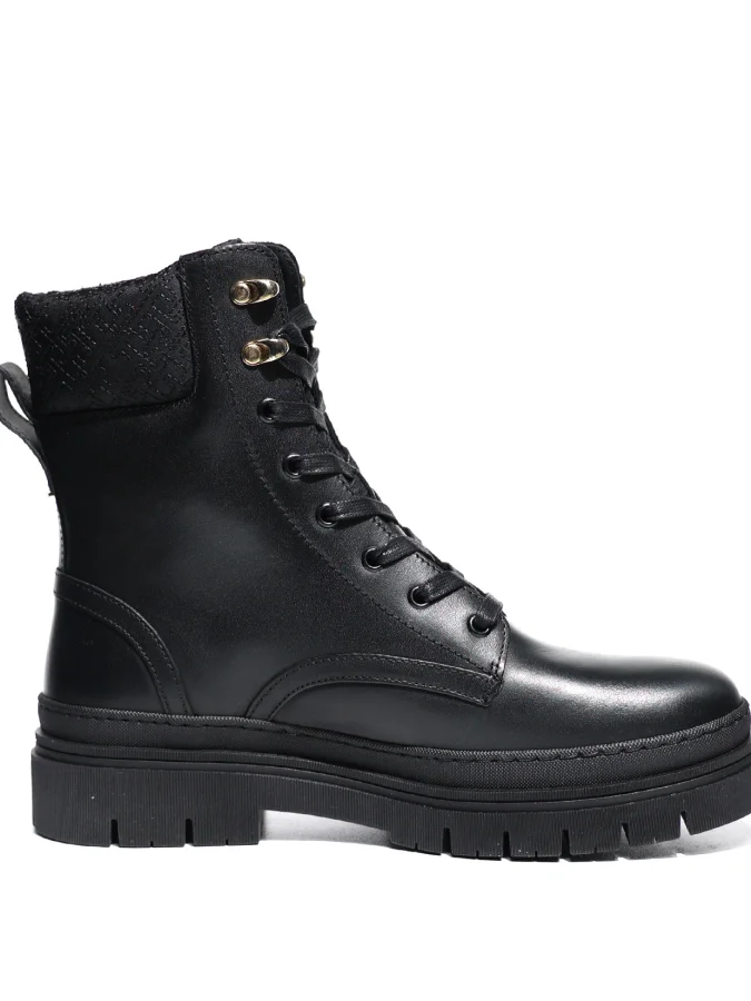 Tommy Hilfiger - CLEATED...