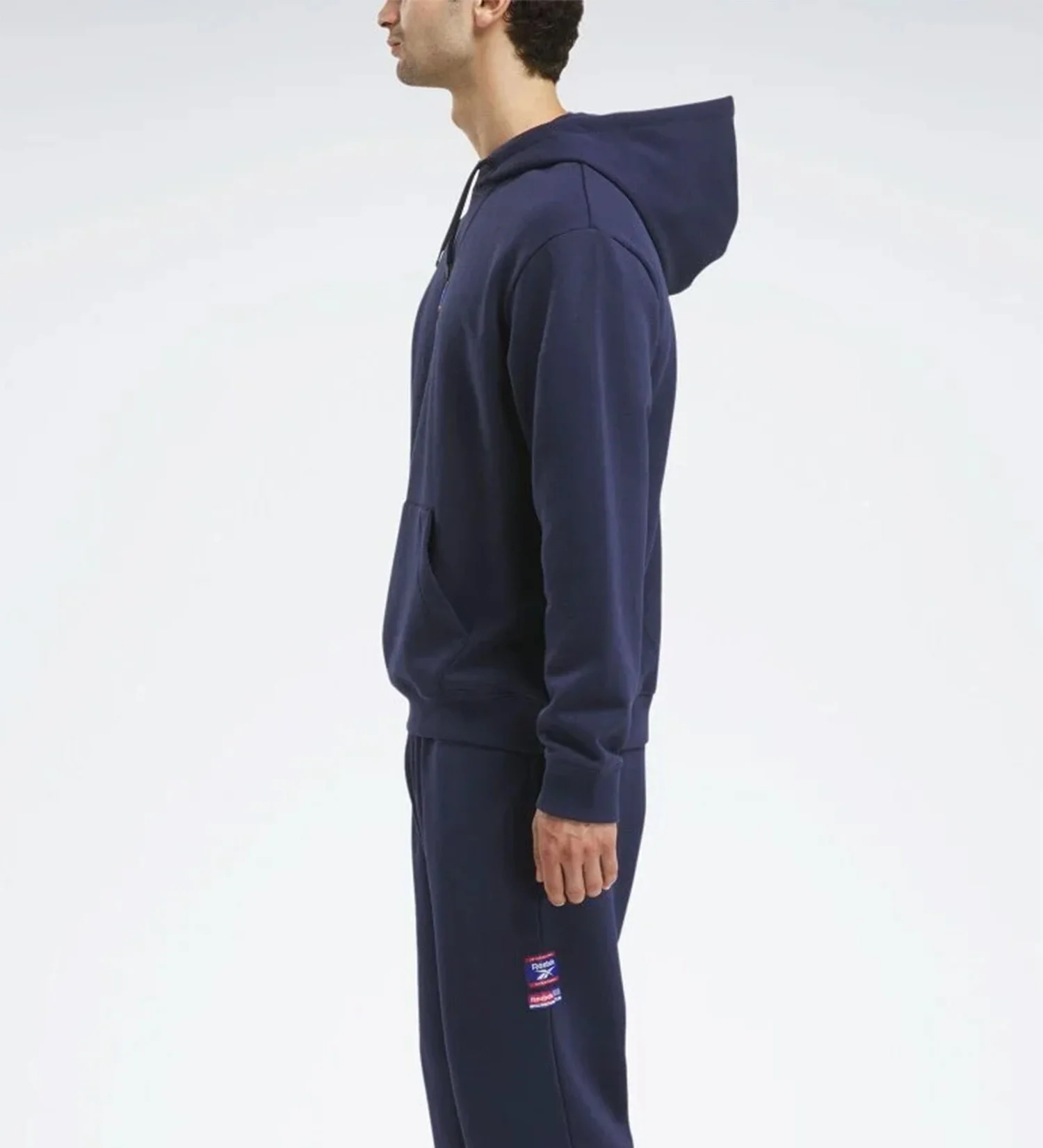 REEBOK - RI BADGE HOODIE REEBOK - RI BADGE HOODIE