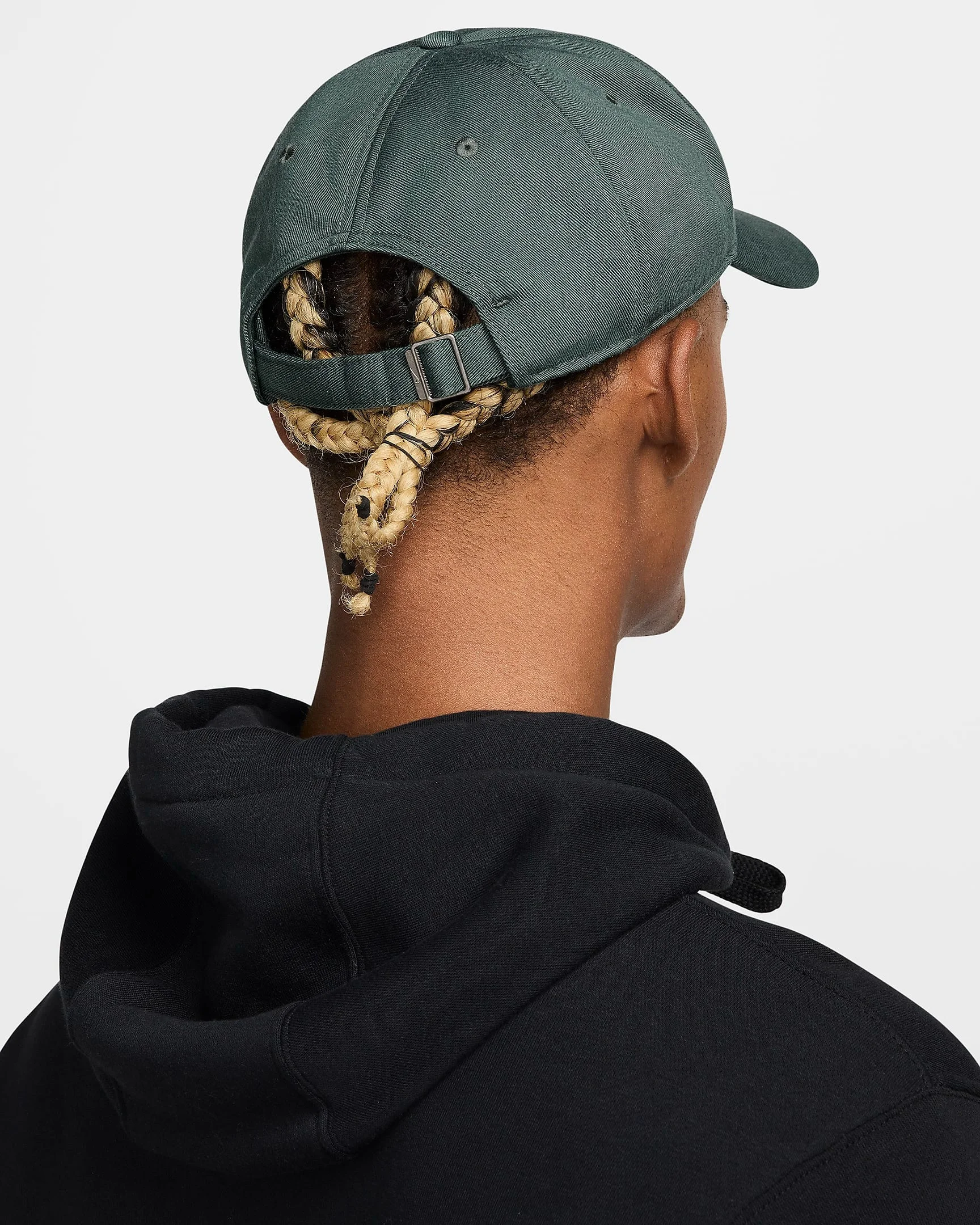 Nike - U NK CLUB CAP U CB SM SWSH L Nike - U NK CLUB CAP U CB SM SWSH L
