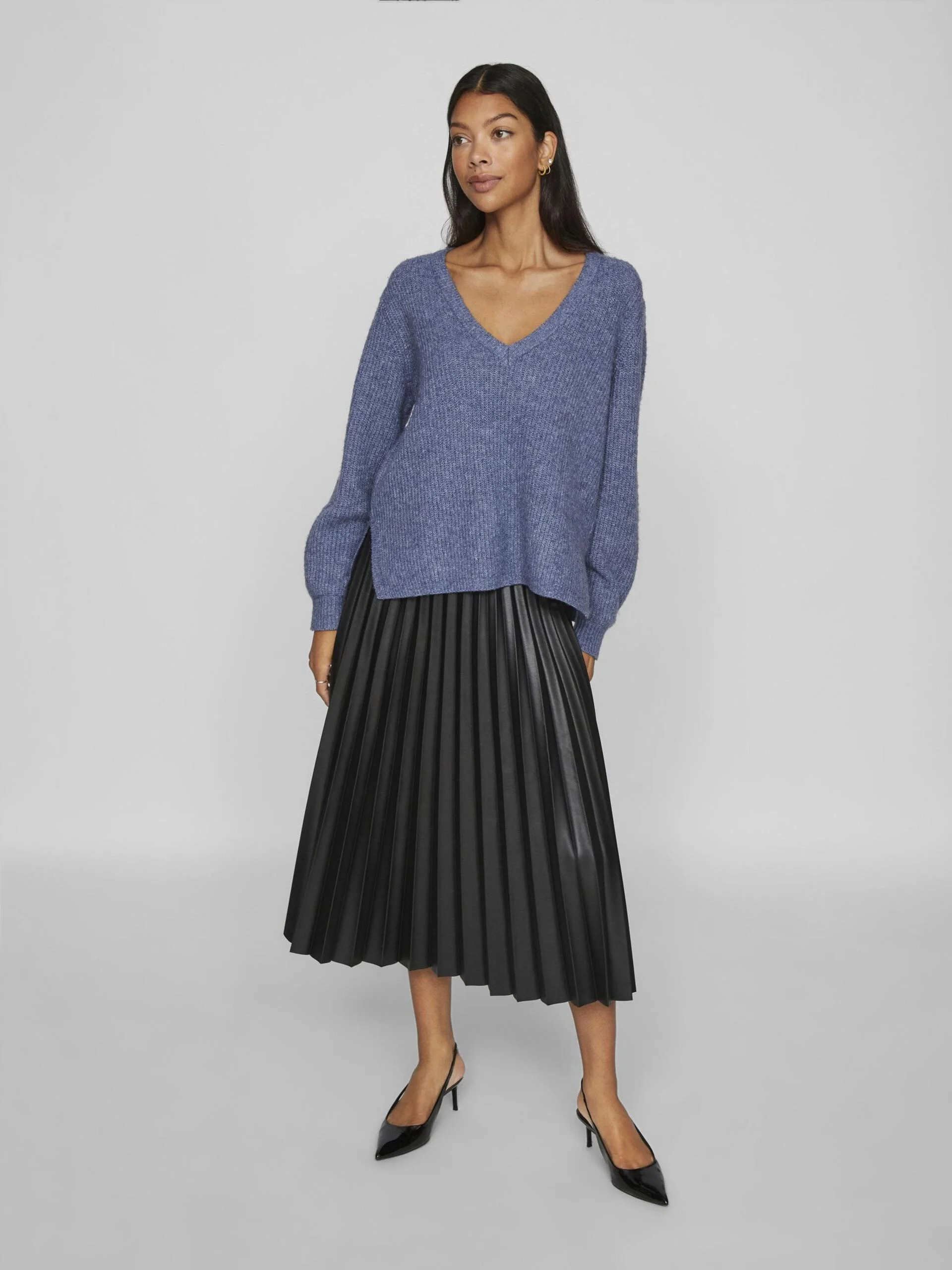 VILA - VIBELUNA V-NECK REV L/S KNIT... VILA - VIBELUNA V-NECK REV L/S KNIT...