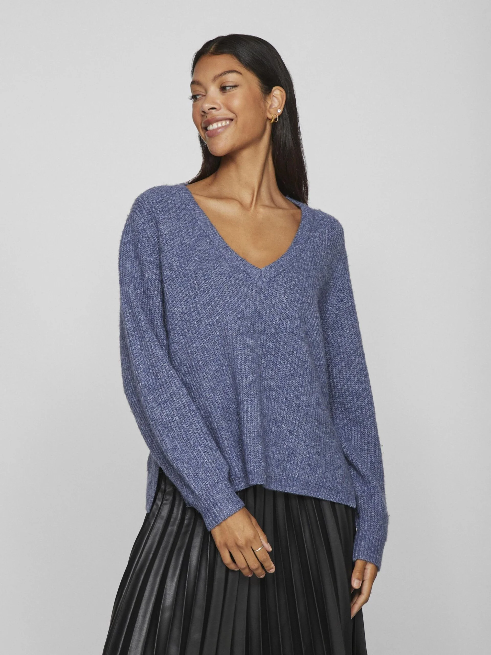 VILA - VIBELUNA V-NECK REV L/S KNIT... VILA - VIBELUNA V-NECK REV L/S KNIT...