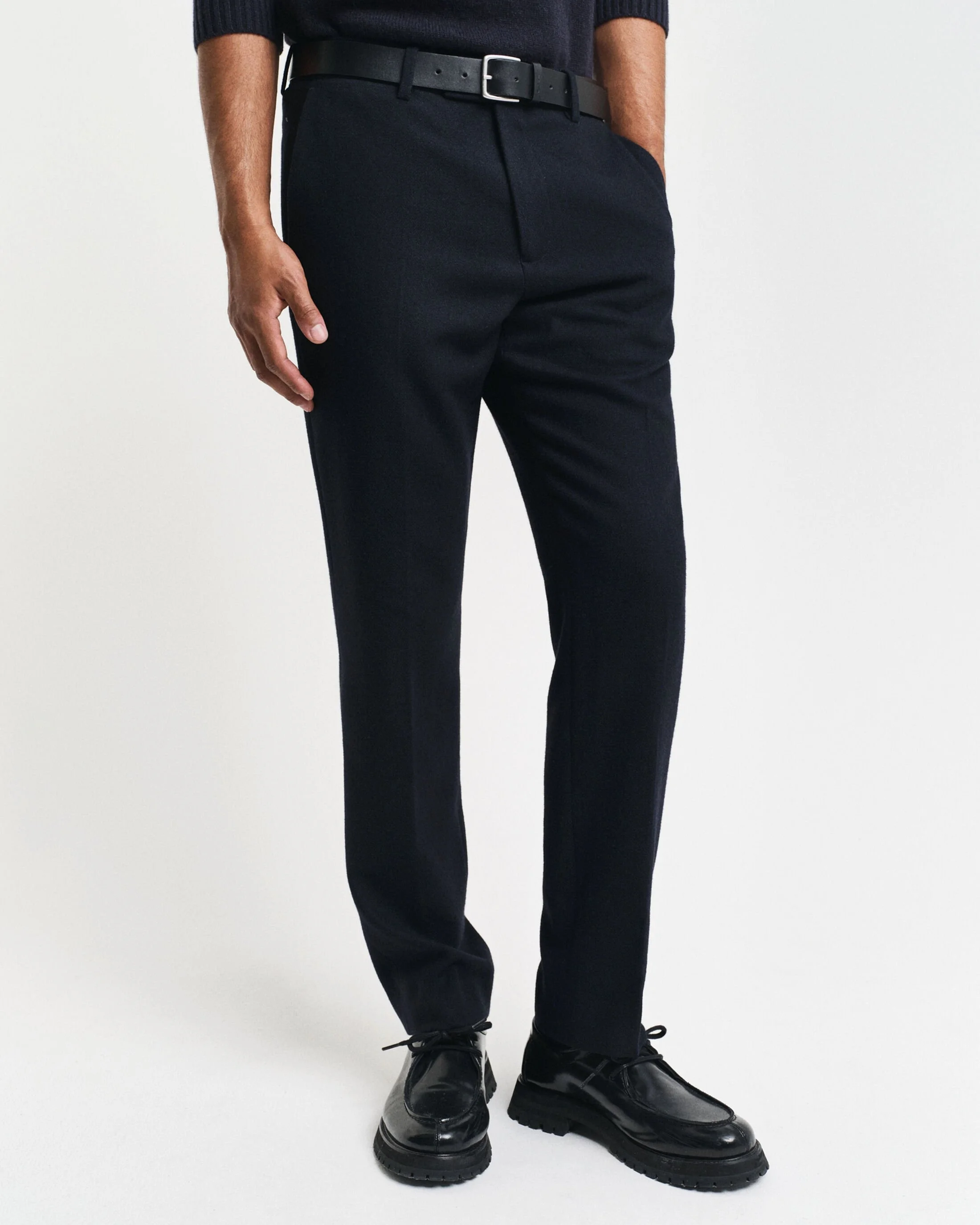 Gant - SLIM HERRINGBONE SUIT PANTS Gant - SLIM HERRINGBONE SUIT PANTS
